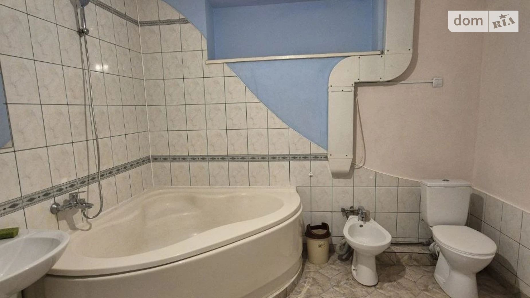 Здається в оренду будинок 2 поверховий 226 кв. м з гаражем, цена: 1500 € - фото 3