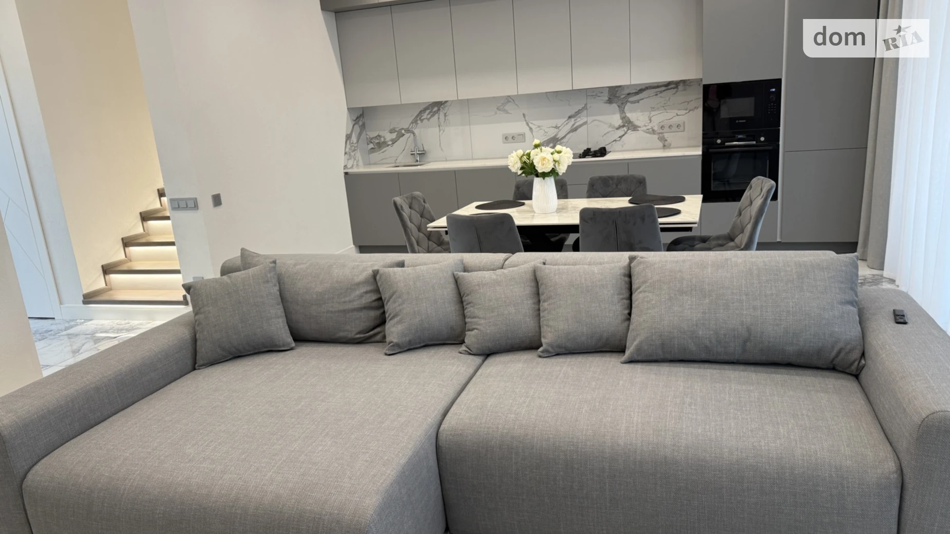 Сдается в аренду дом на 2 этажа 145 кв. м с гаражом, цена: 3300 $ - фото 2