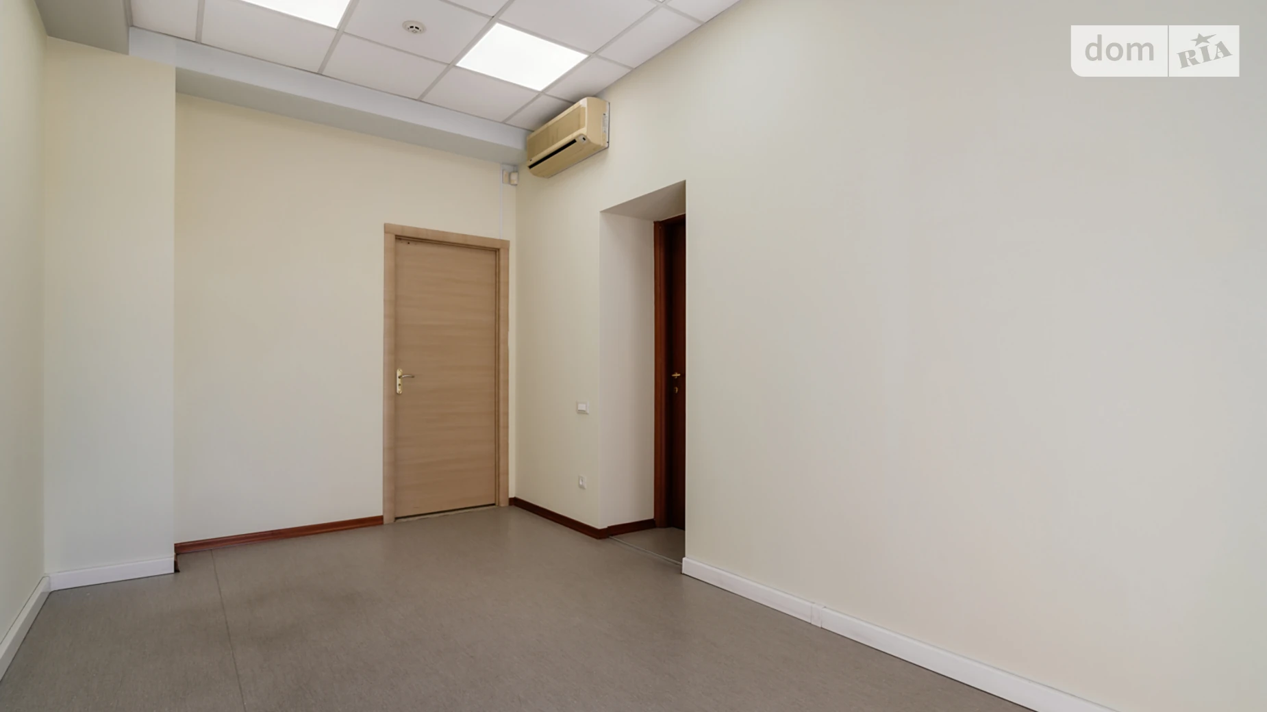Сдается в аренду офис 14 кв. м в бизнес-центре, цена: 270 $ - фото 2