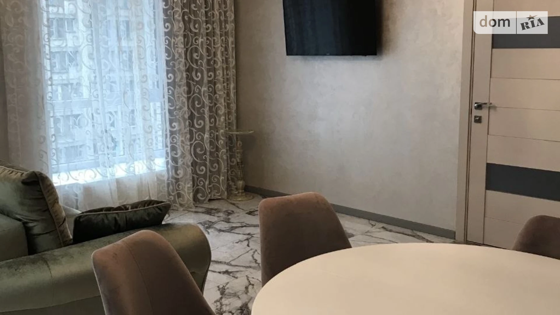 Продается 1-комнатная квартира 60.3 кв. м в Днепре, ул. Набережная Победы, 44Ф - фото 2