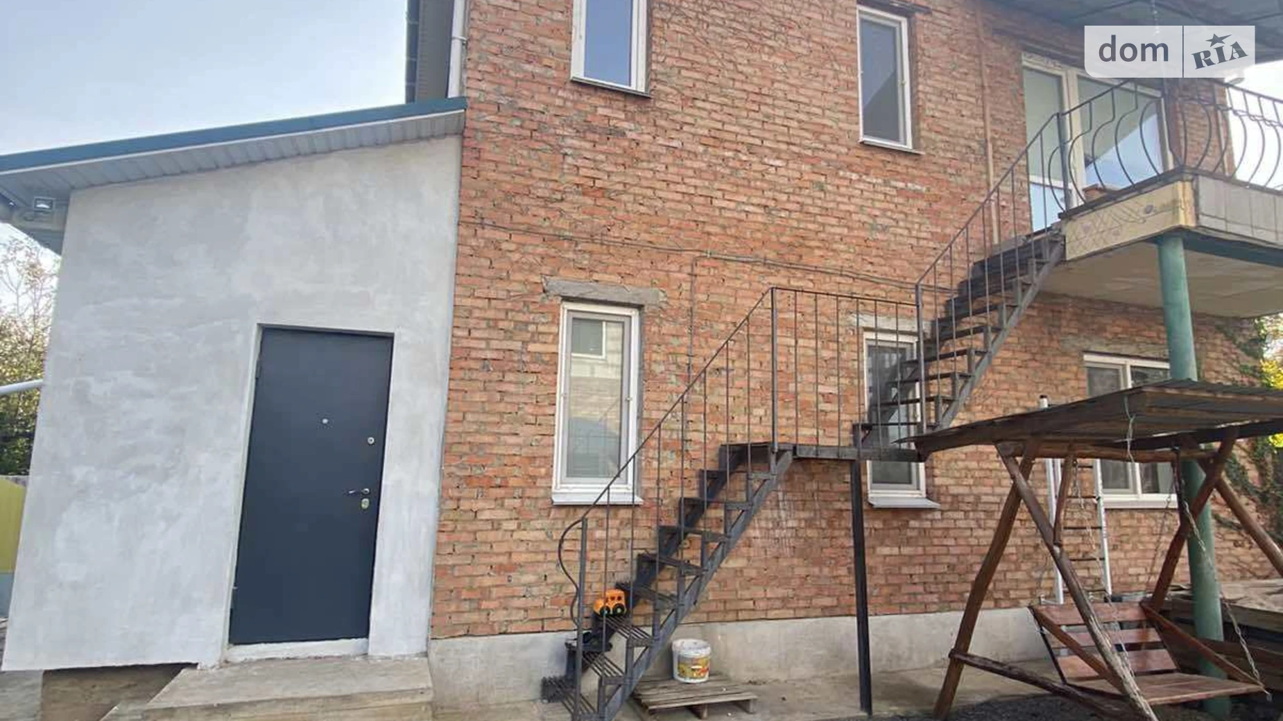 Продается дом на 2 этажа 155 кв. м с бассейном, цена: 127000 $ - фото 2