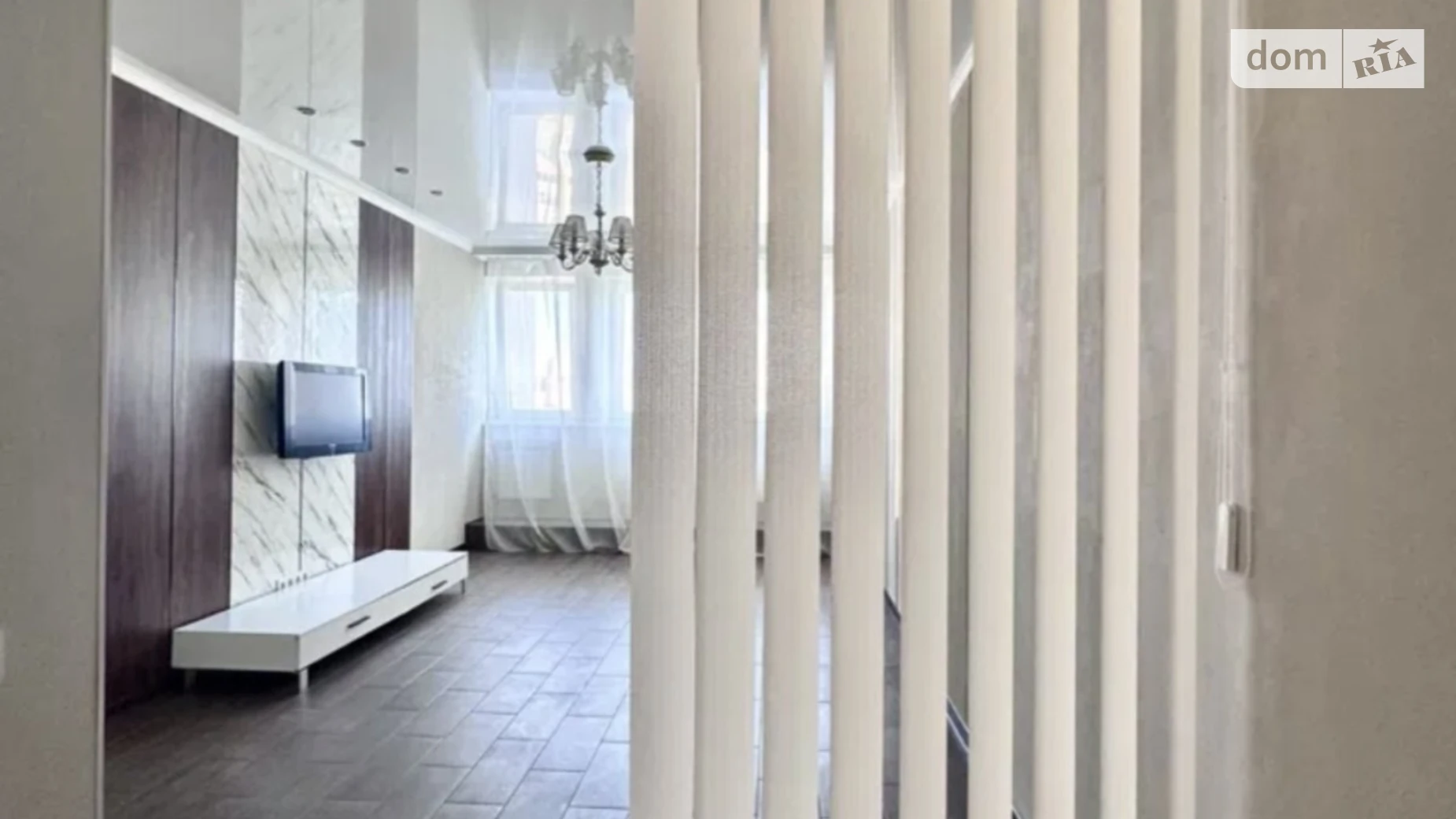 Продается 1-комнатная квартира 53 кв. м в Одессе, ул. Марсельская, 42 - фото 2