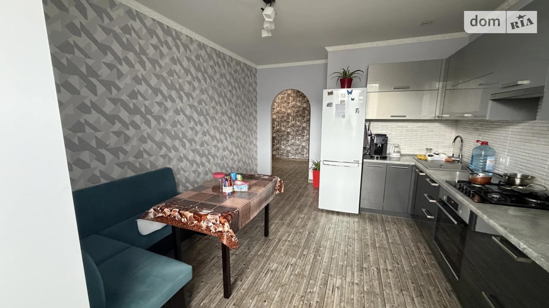 Продается 2-комнатная квартира 70.2 кв. м в Черткове, ул. Железнодорожная, 35 - фото 2