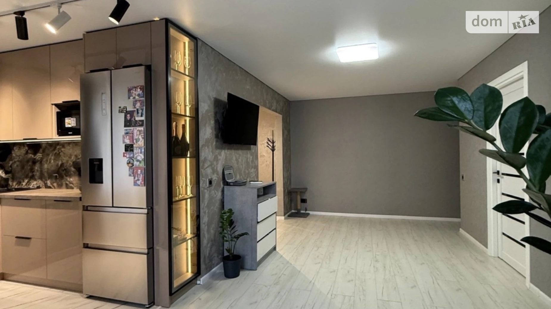 Продается 3-комнатная квартира 54.7 кв. м в Житомире, Королёва майд. - фото 2