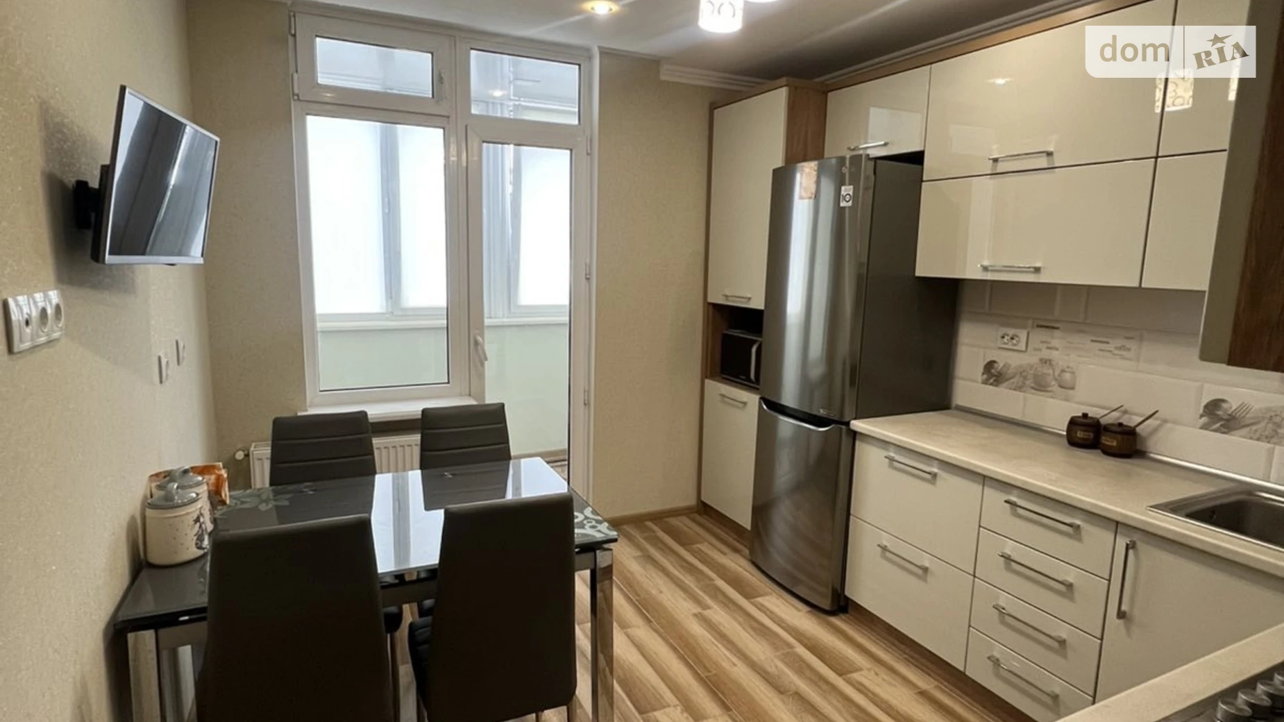 2-комнатная квартира 67 кв. м в Тернополе, ул. Троллейбусная - фото 3