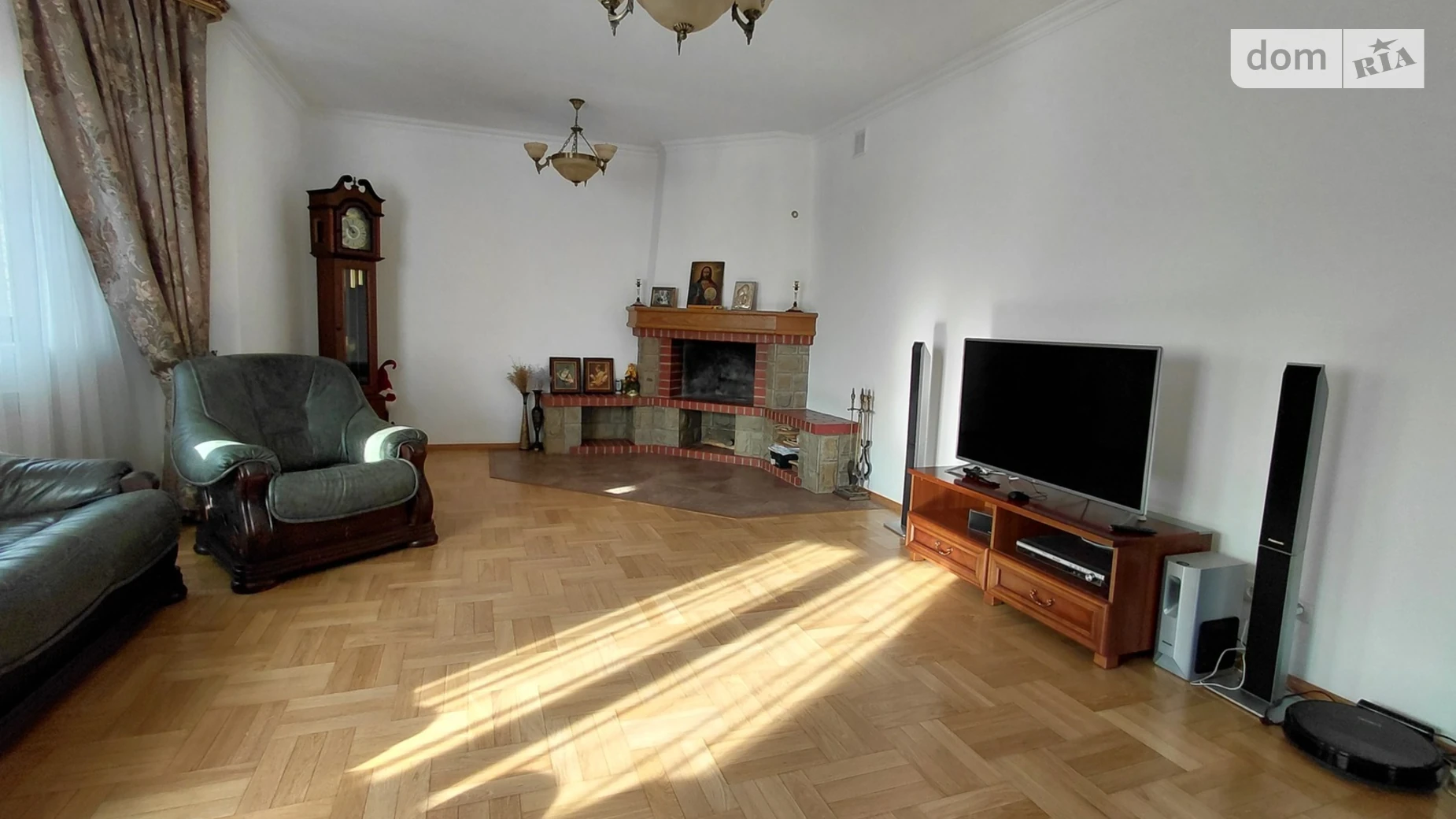 Продается дом на 2 этажа 423 кв. м с мансардой, цена: 400000 € - фото 2