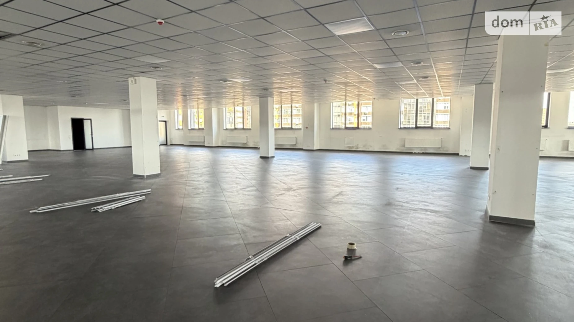 Сдается в аренду офис 1400 кв. м в бизнес-центре, цена: 14000 $ - фото 4