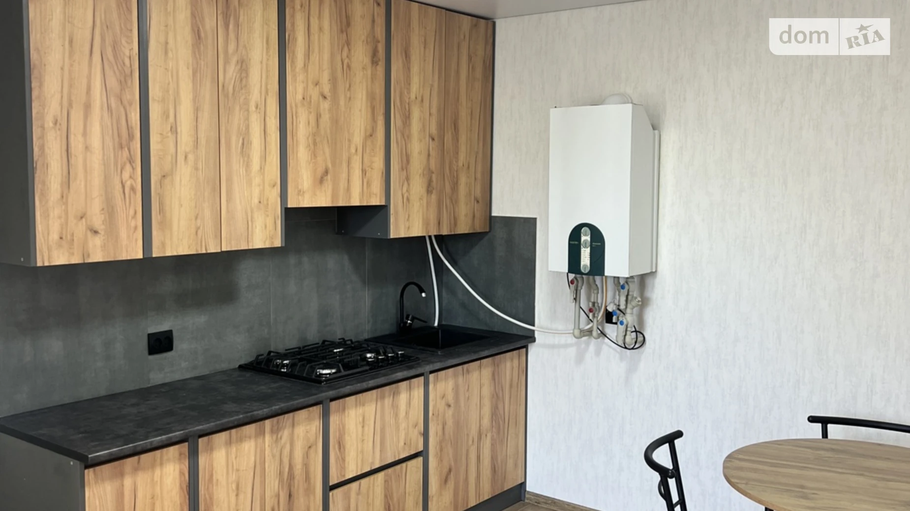 Продається одноповерховий будинок 48 кв. м з гаражем, цена: 29999 € - фото 2