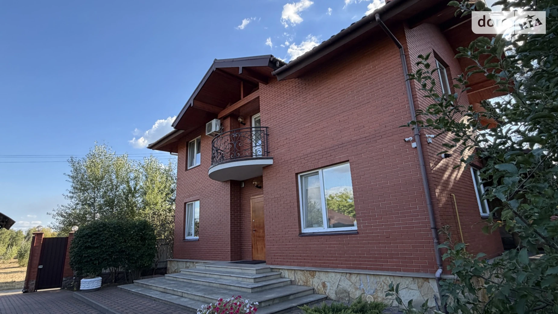 Сдается в аренду дом на 2 этажа 215 кв. м с верандой, цена: 3500 $ - фото 2