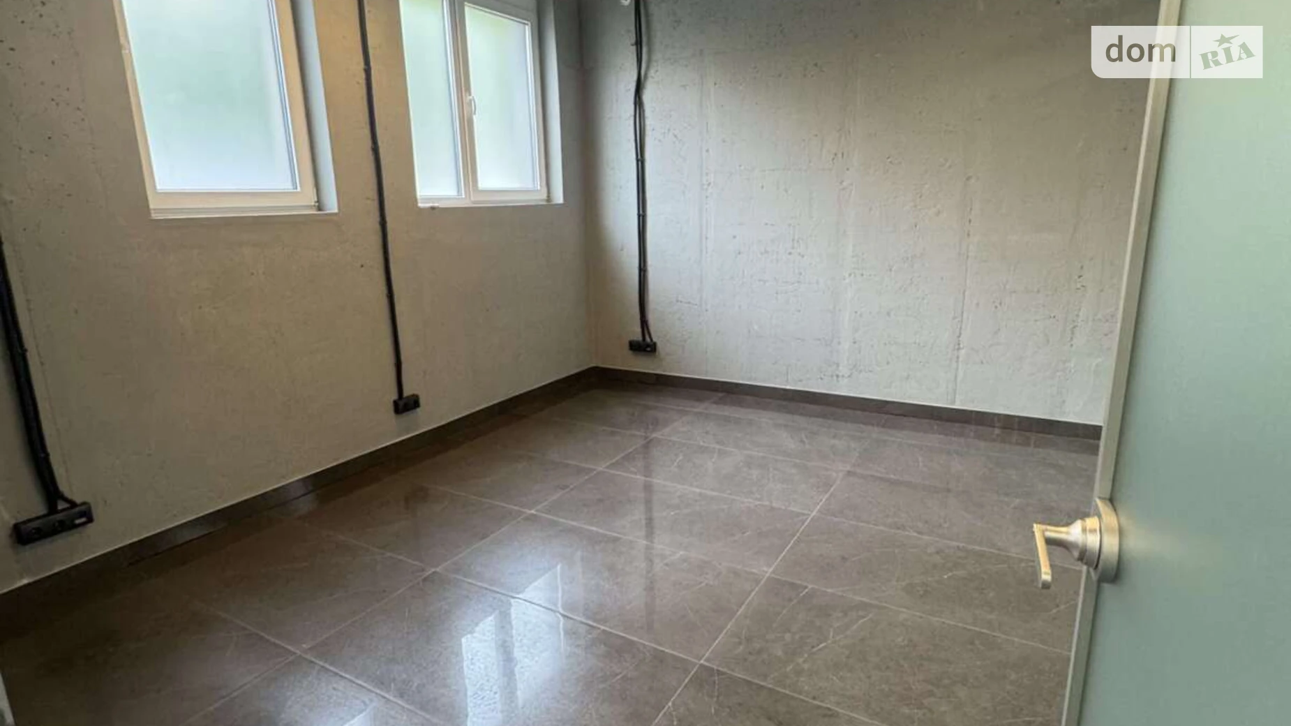 Сдается в аренду офис 134 кв. м в бизнес-центре, цена: 2278 $ - фото 5