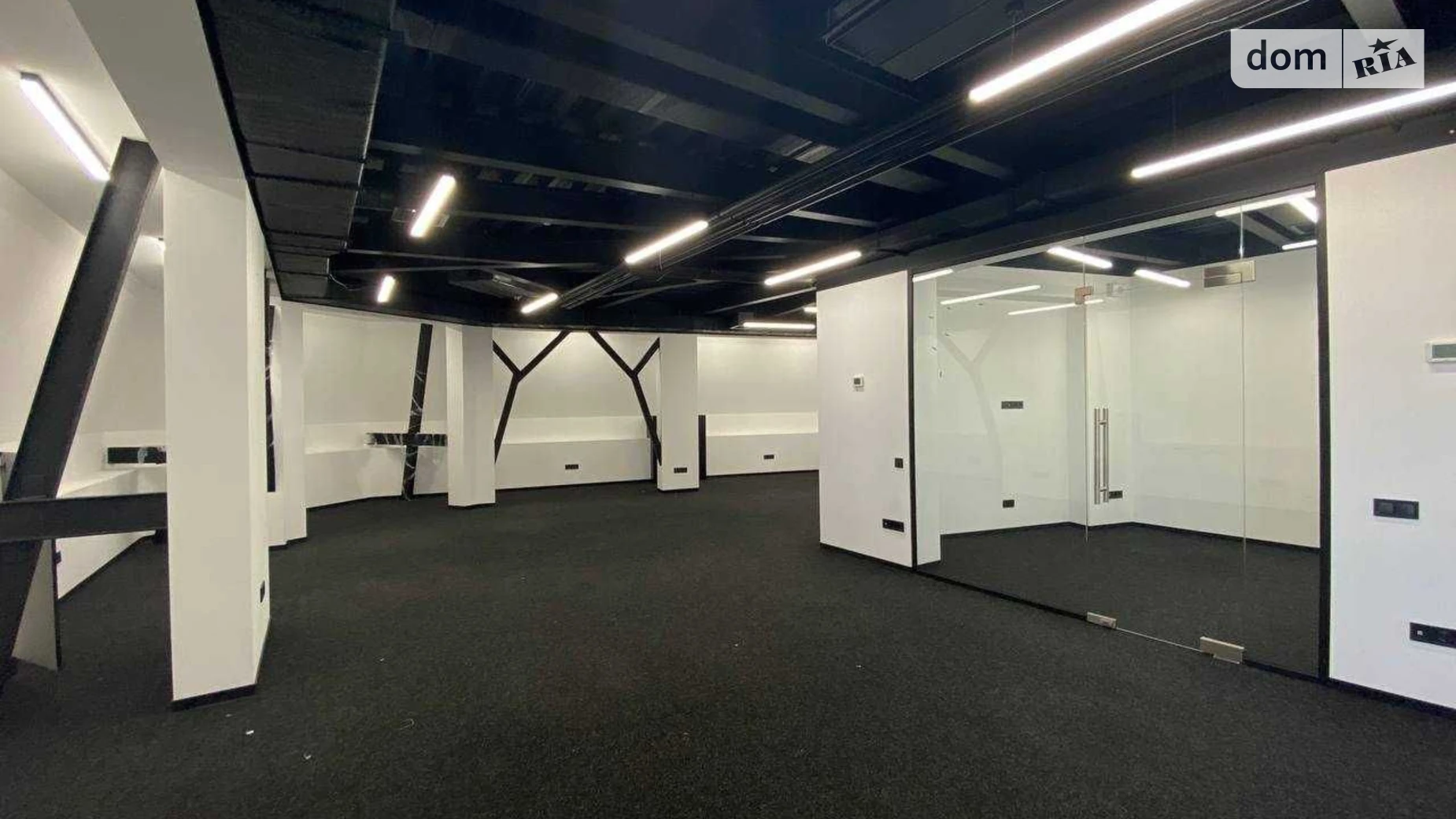 Сдается в аренду офис 210 кв. м в бизнес-центре, цена: 3150 $ - фото 2