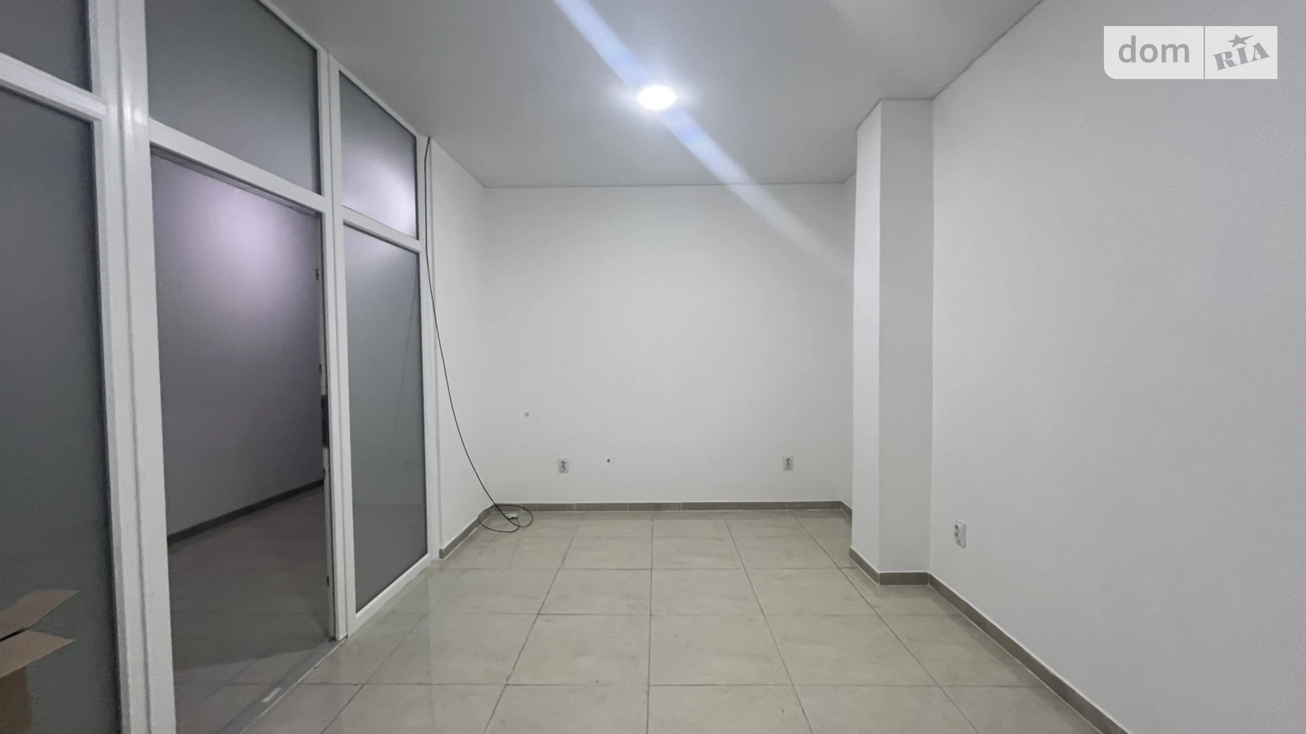 Сдается в аренду офис 17 кв. м в бизнес-центре, цена: 5000 грн - фото 3