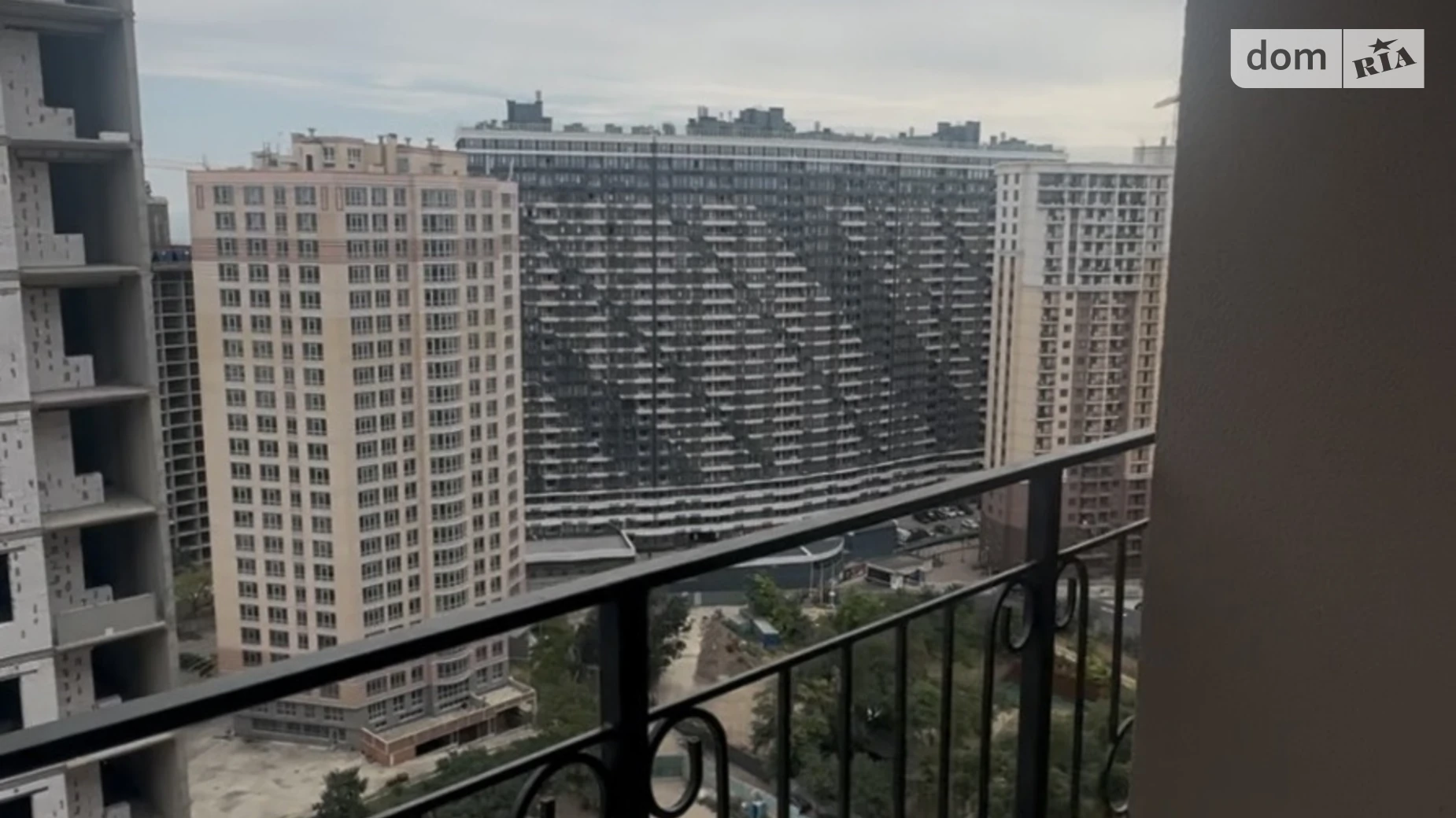 Продається 1-кімнатна квартира 42 кв. м у Одесі, вул. Генуезька, 1/1 - фото 2