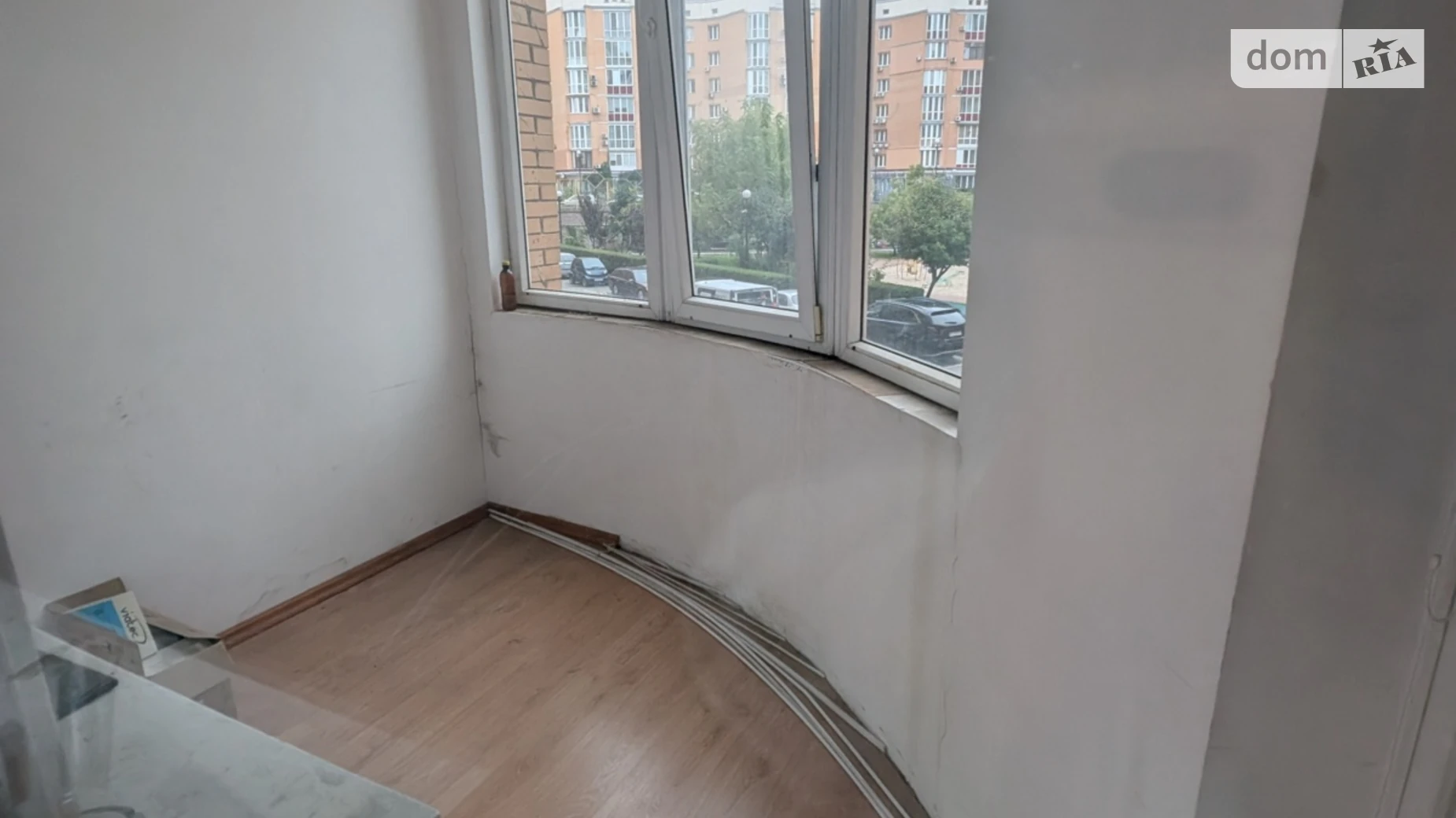 Продается 1-комнатная квартира 50 кв. м в Киеве, просп. Владимира Ивасюка, 4 корпус 2 - фото 2
