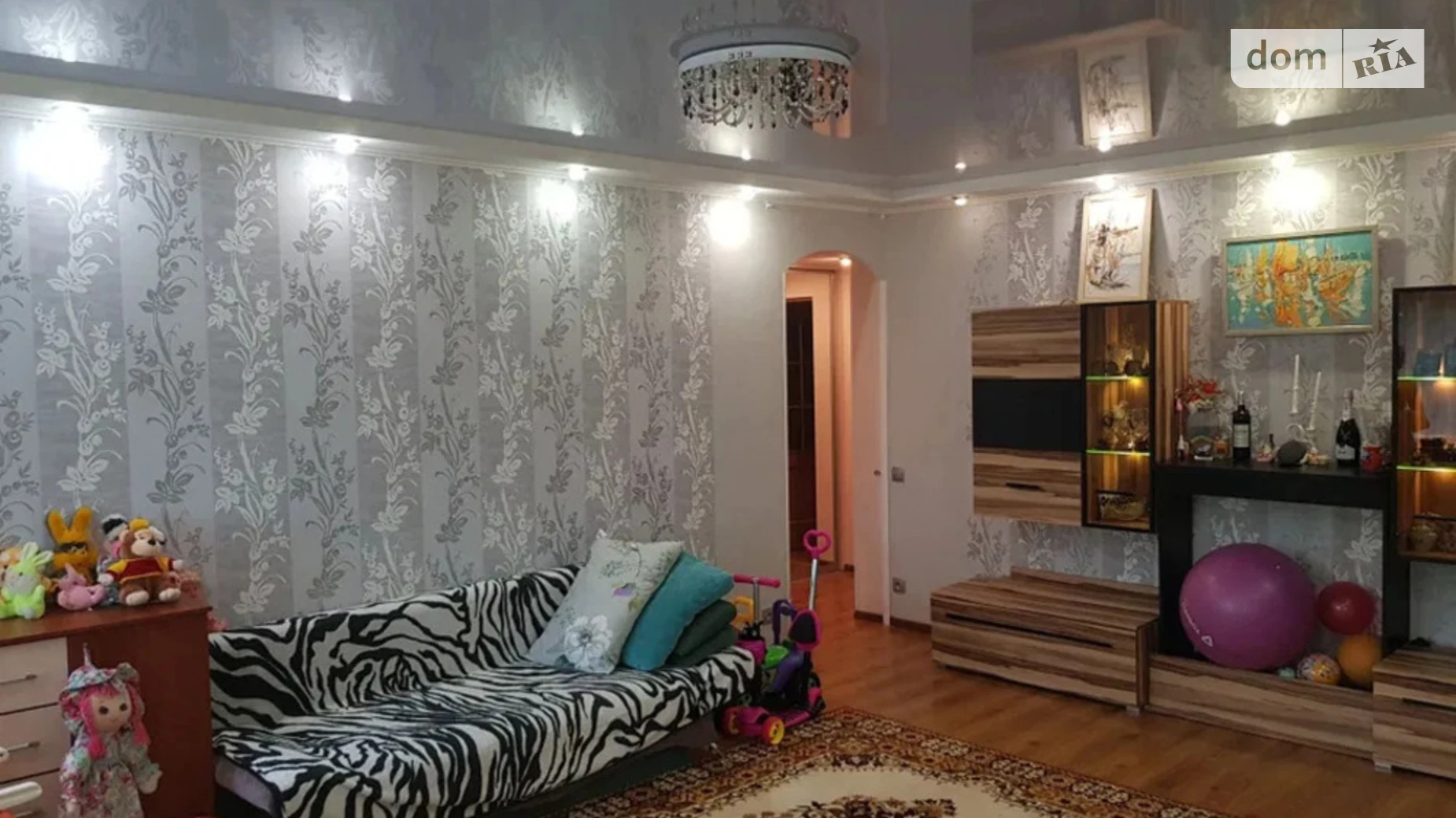 3-комнатная квартира 56 кв. м в Запорожье, ул. Сергея Синенко - фото 4