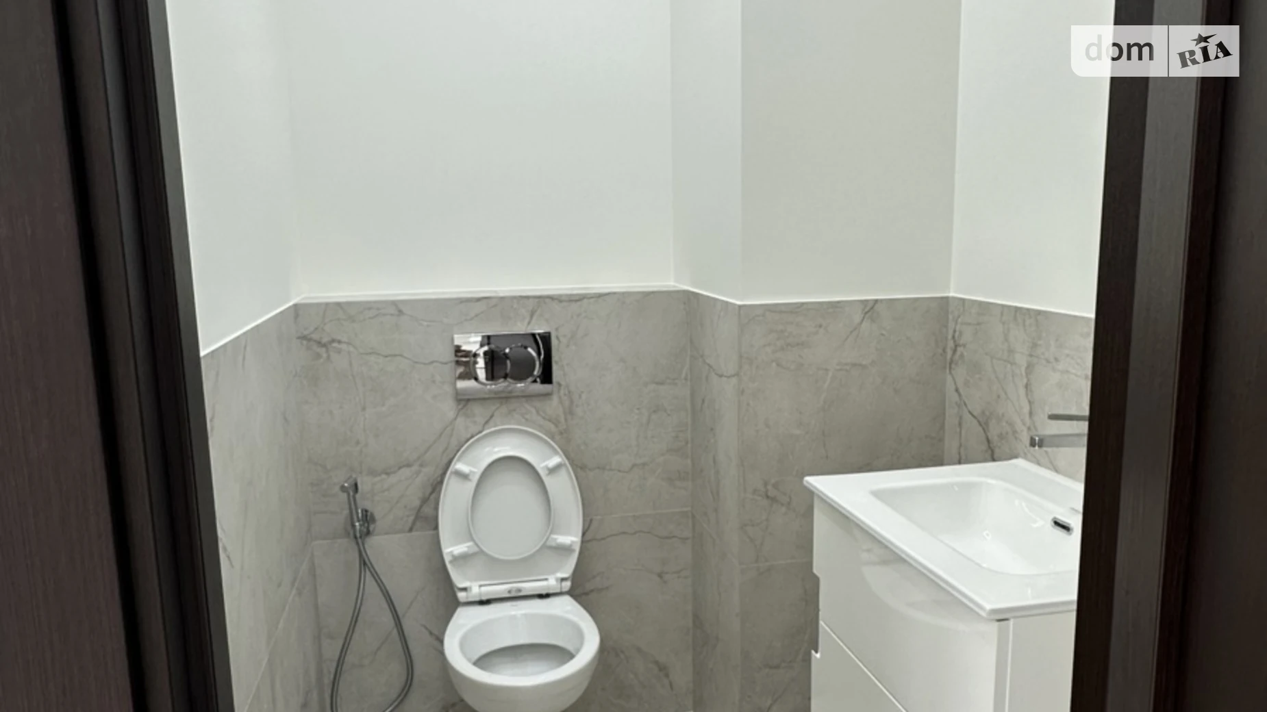 Сдается в аренду офис 60.2 кв. м в бизнес-центре, цена: 602 $ - фото 2