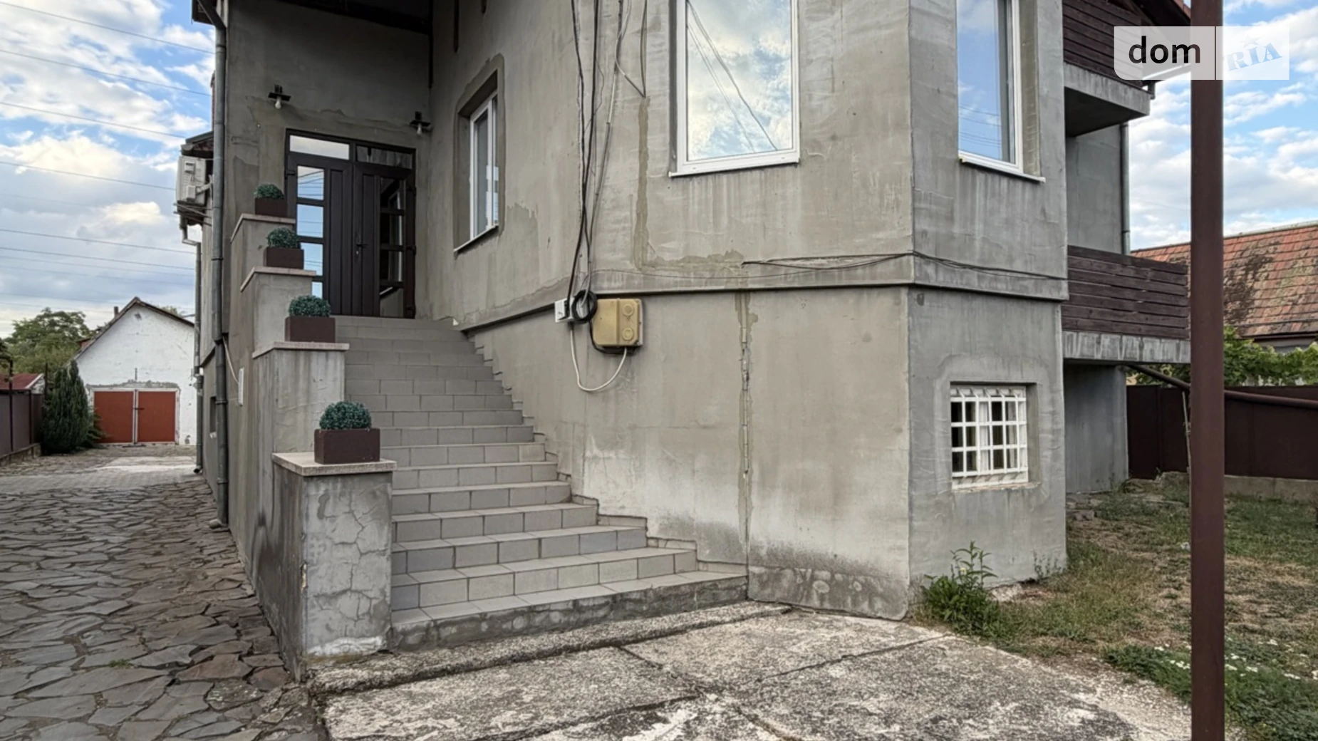 Продается дом на 2 этажа 400 кв. м с верандой, цена: 255000 $ - фото 2