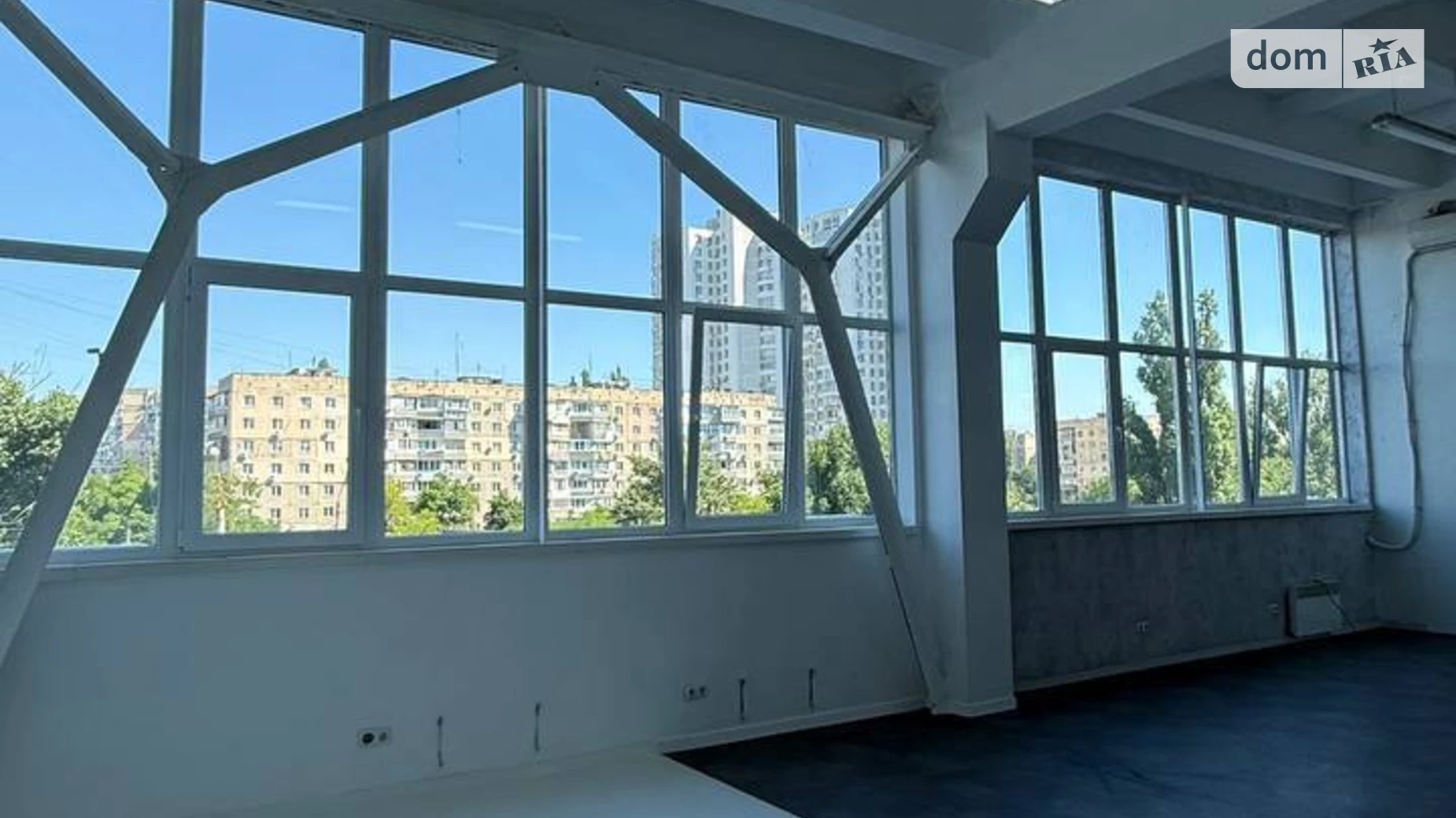 Сдается в аренду офис 96 кв. м в бизнес-центре, цена: 720 $ - фото 2