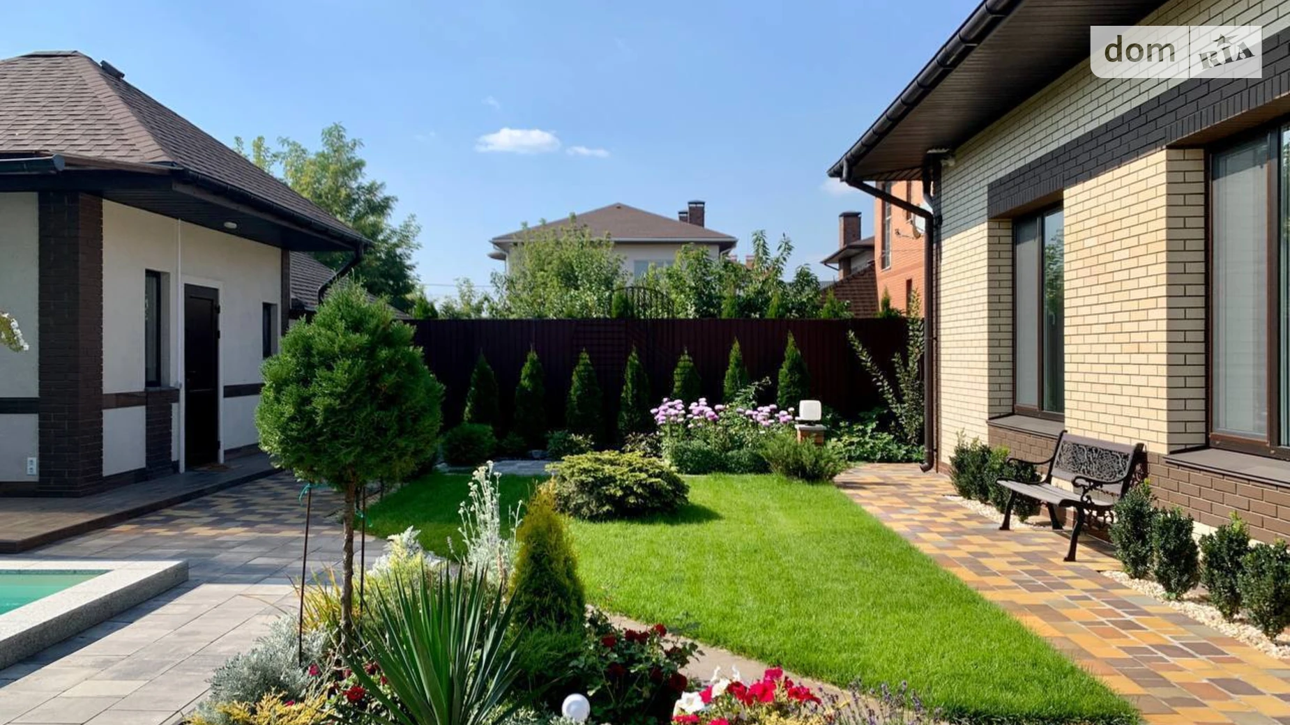 Сдается в аренду дом на 2 этажа 218 кв. м с балконом, цена: 3500 $ - фото 5