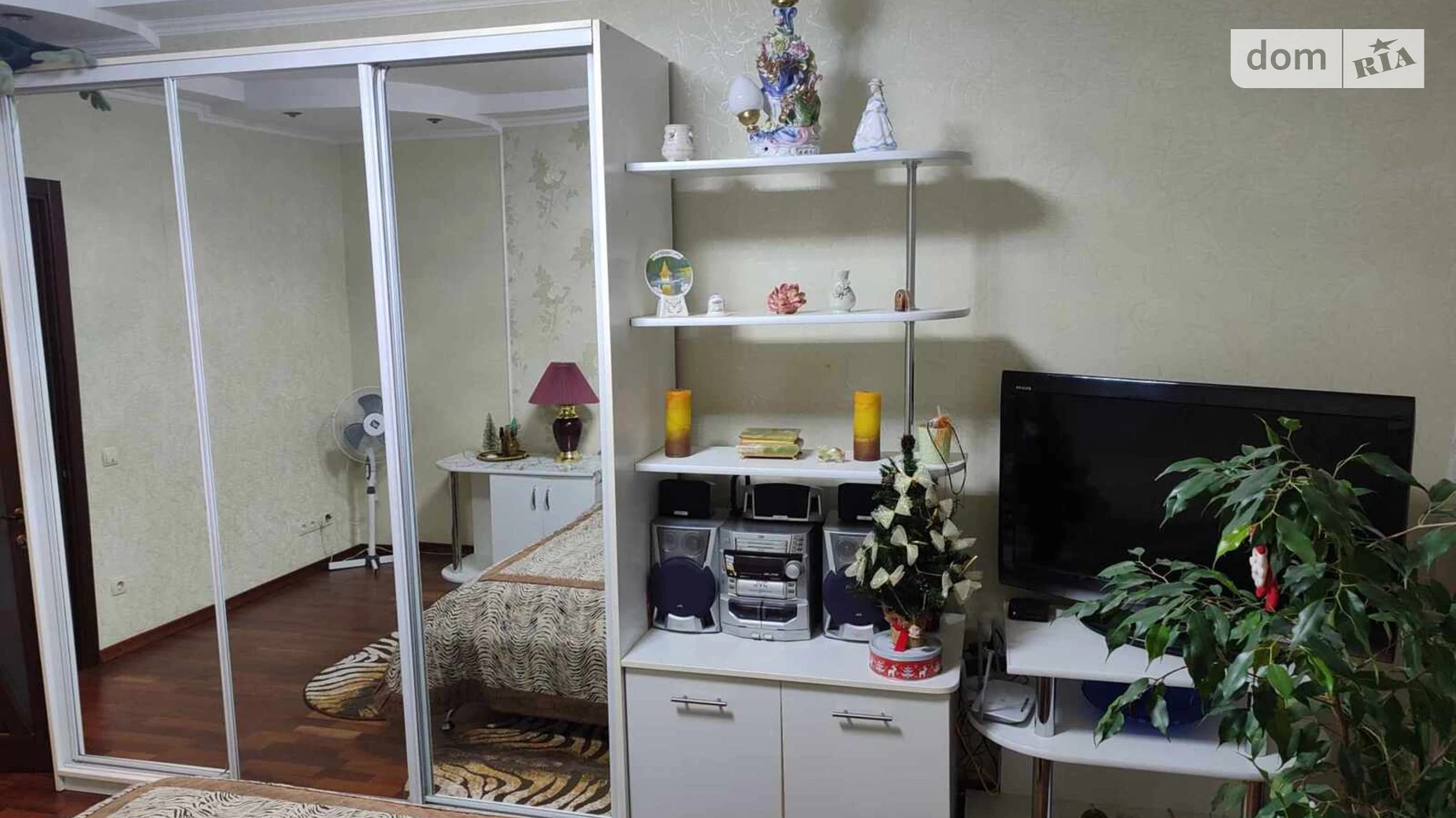 Продается 1-комнатная квартира 43 кв. м в Киеве, ул. Лисковская, 32/51 - фото 2