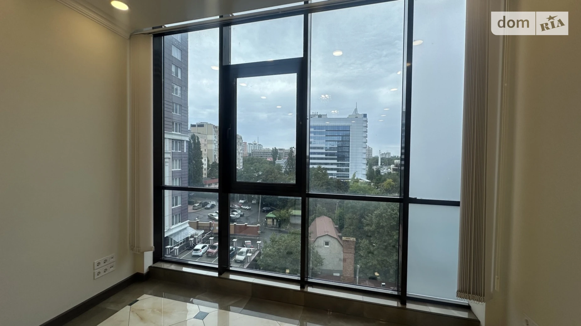 Сдается в аренду офис 69.9 кв. м в бизнес-центре, цена: 1049 $ - фото 3