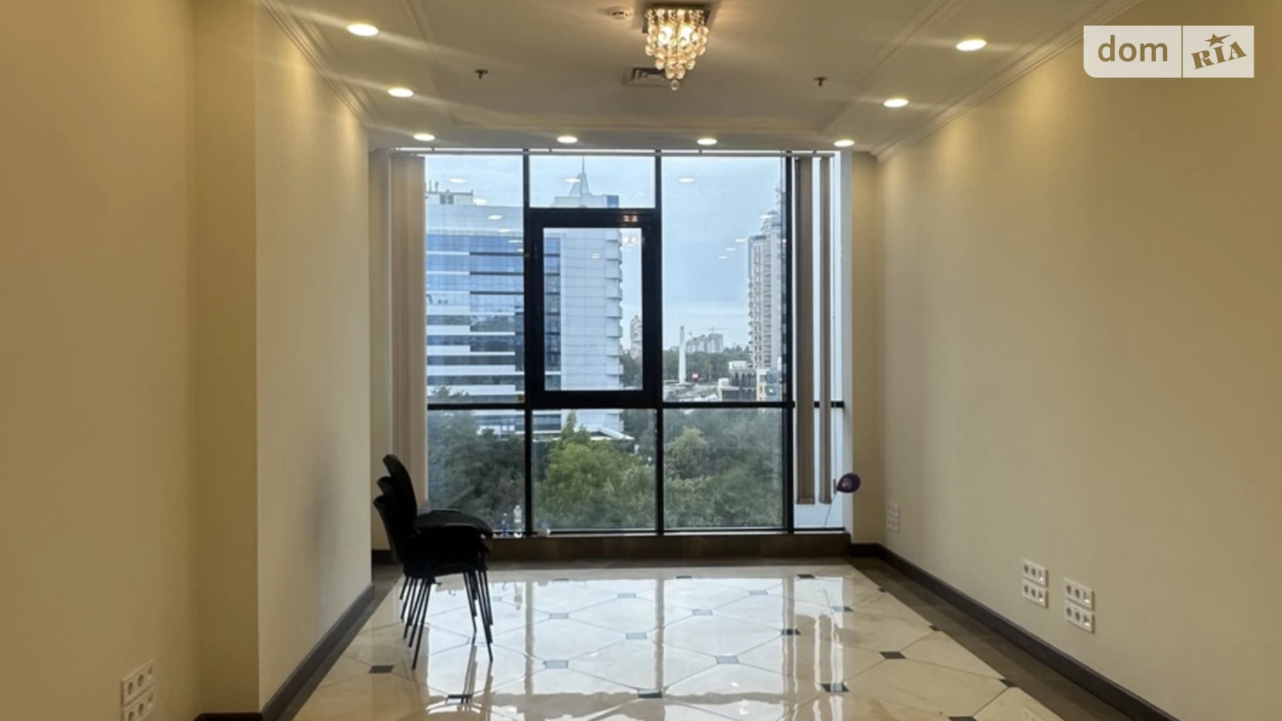 Сдается в аренду офис 69.9 кв. м в бизнес-центре, цена: 1049 $ - фото 2