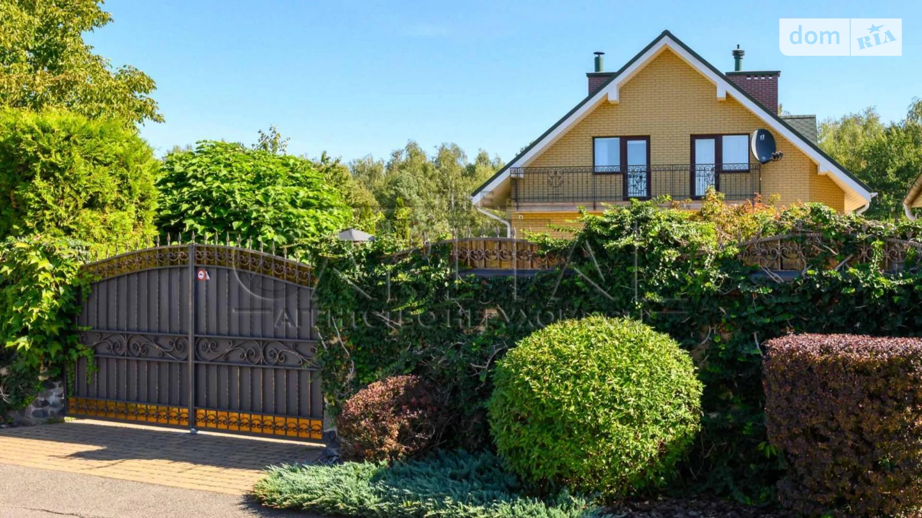 Продается дом на 2 этажа 240 кв. м с бассейном, цена: 535000 $ - фото 2