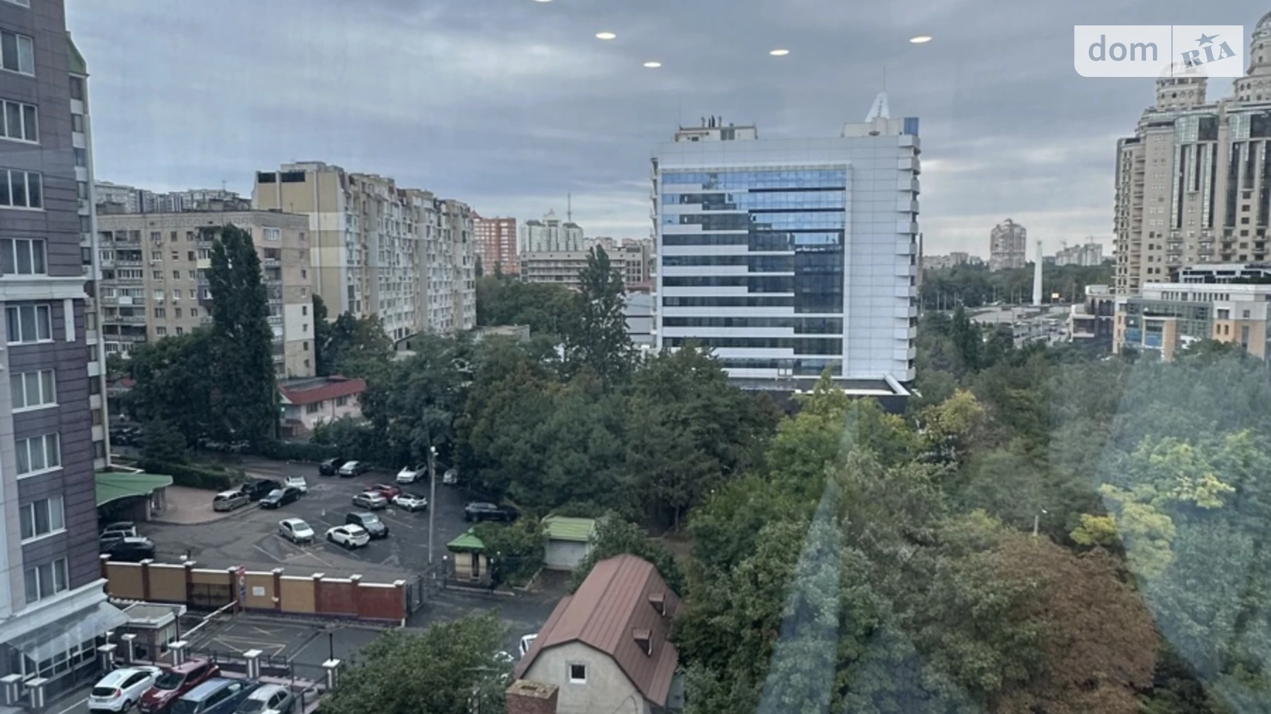 Сдается в аренду офис 70.1 кв. м в бизнес-центре, цена: 1052 $ - фото 3