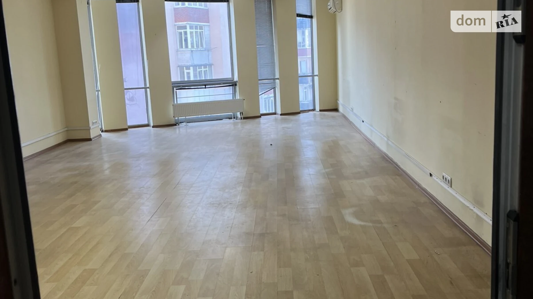 Сдается в аренду офис 58.6 кв. м в бизнес-центре, цена: 879 $ - фото 2