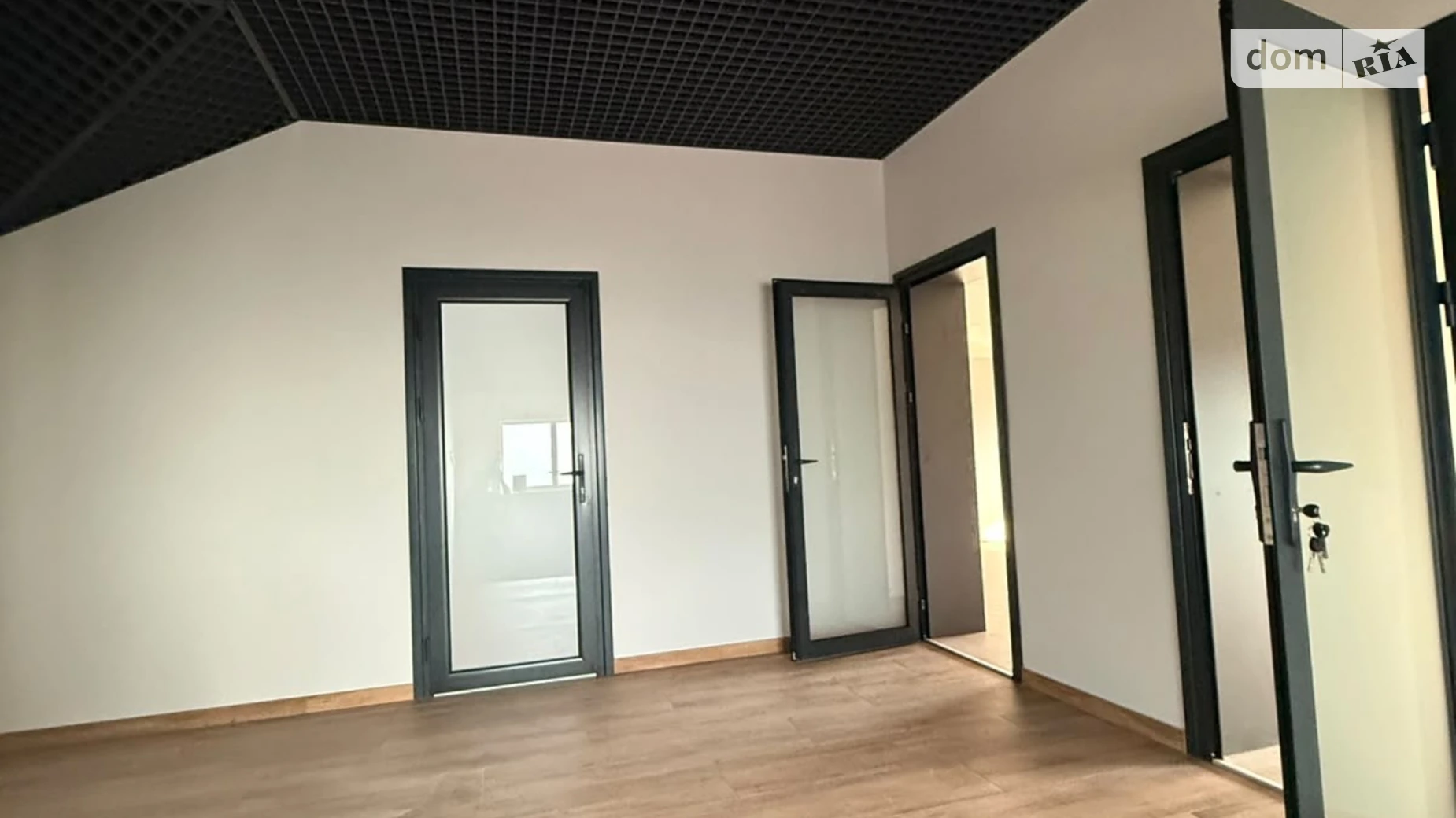 Сдается в аренду офис 350 кв. м в бизнес-центре, цена: 350 $ - фото 3