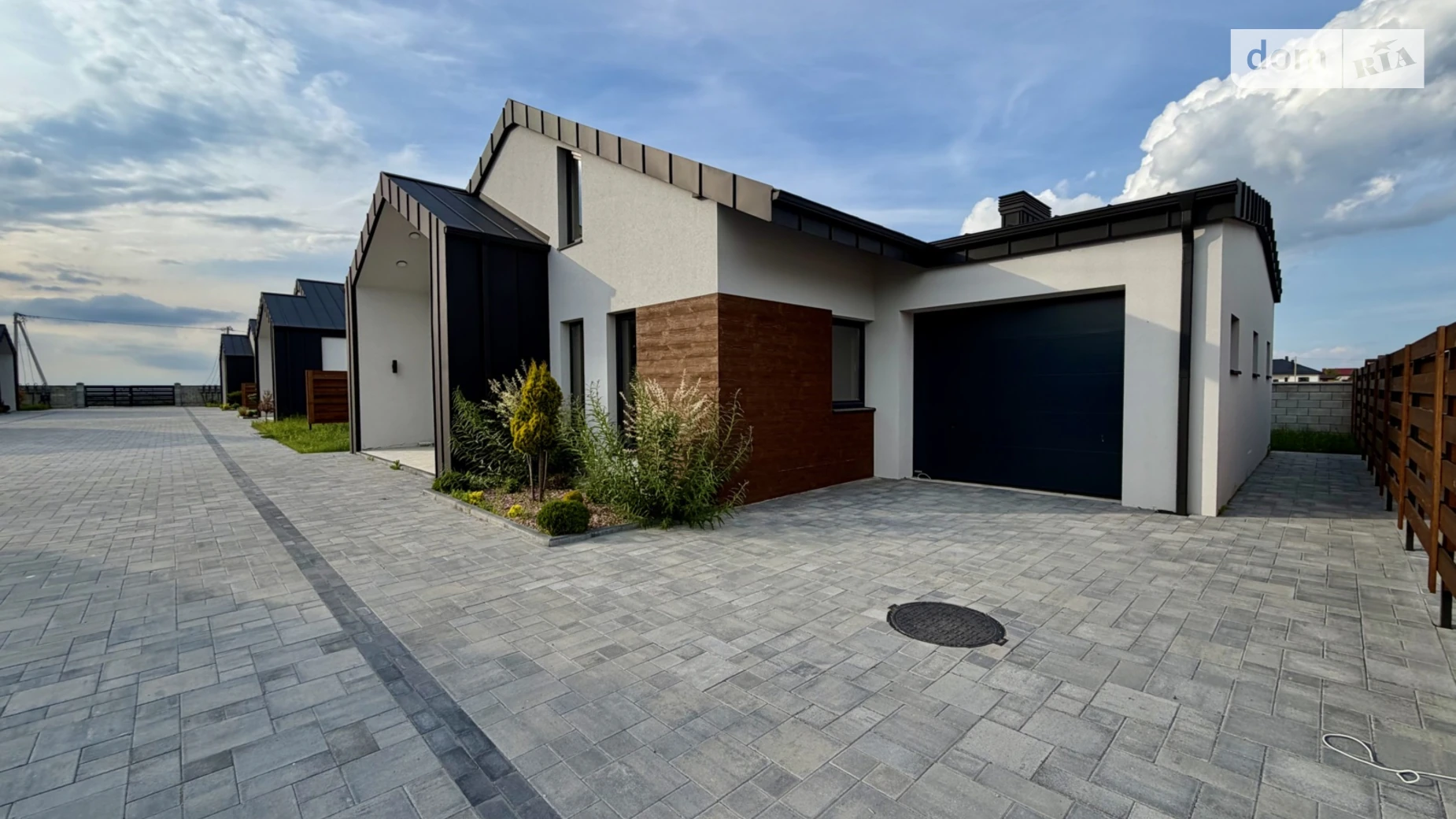 Продается дом на 2 этажа 146 кв. м с террасой, цена: 99800 $ - фото 2