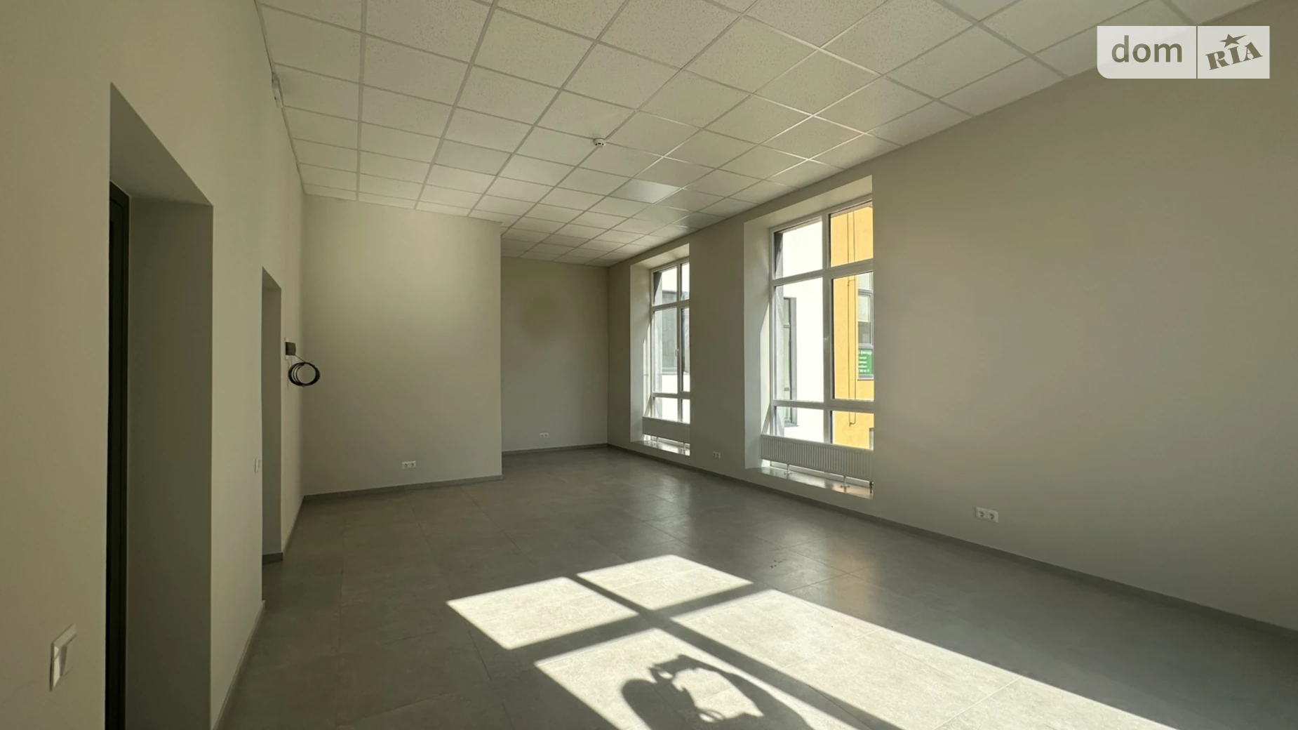 Здається в оренду офіс 40 кв. м в бізнес-центрі, цена: 400 $ - фото 2