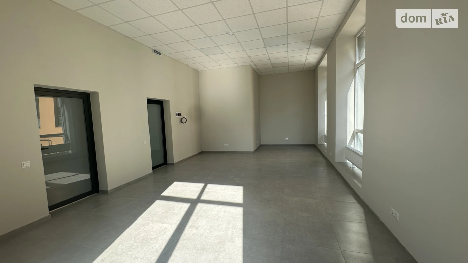 Здається в оренду офіс 40 кв. м в бізнес-центрі, цена: 400 $ - фото 4