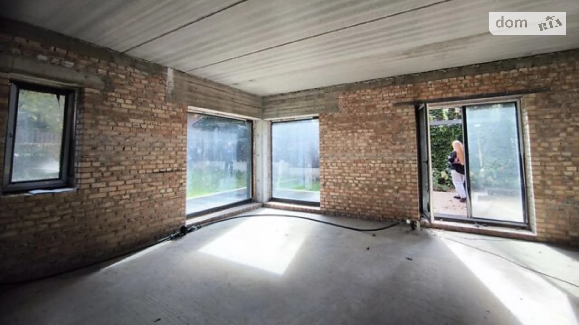 Продается дом на 2 этажа 196 кв. м с бассейном, цена: 320000 $ - фото 2