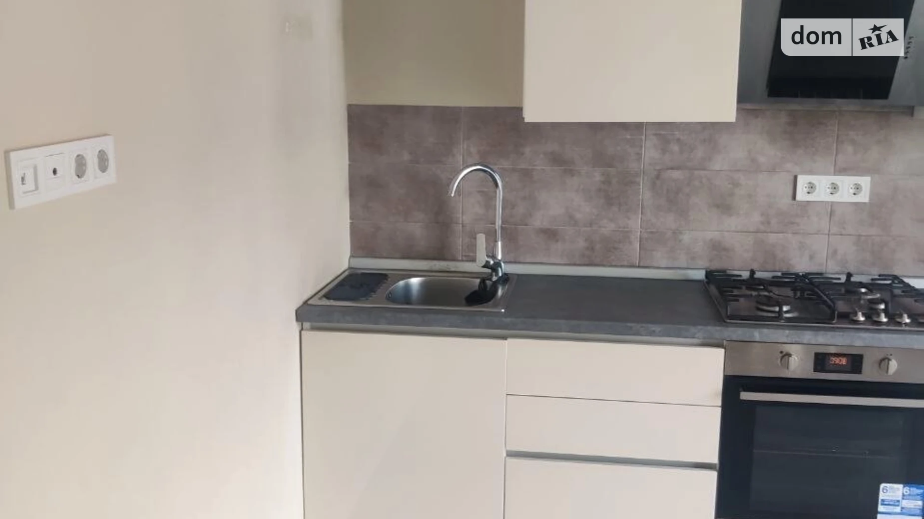 Продається 1-кімнатна квартира 48 кв. м у Слобожанському, вул. Співдружності, 1 - фото 2