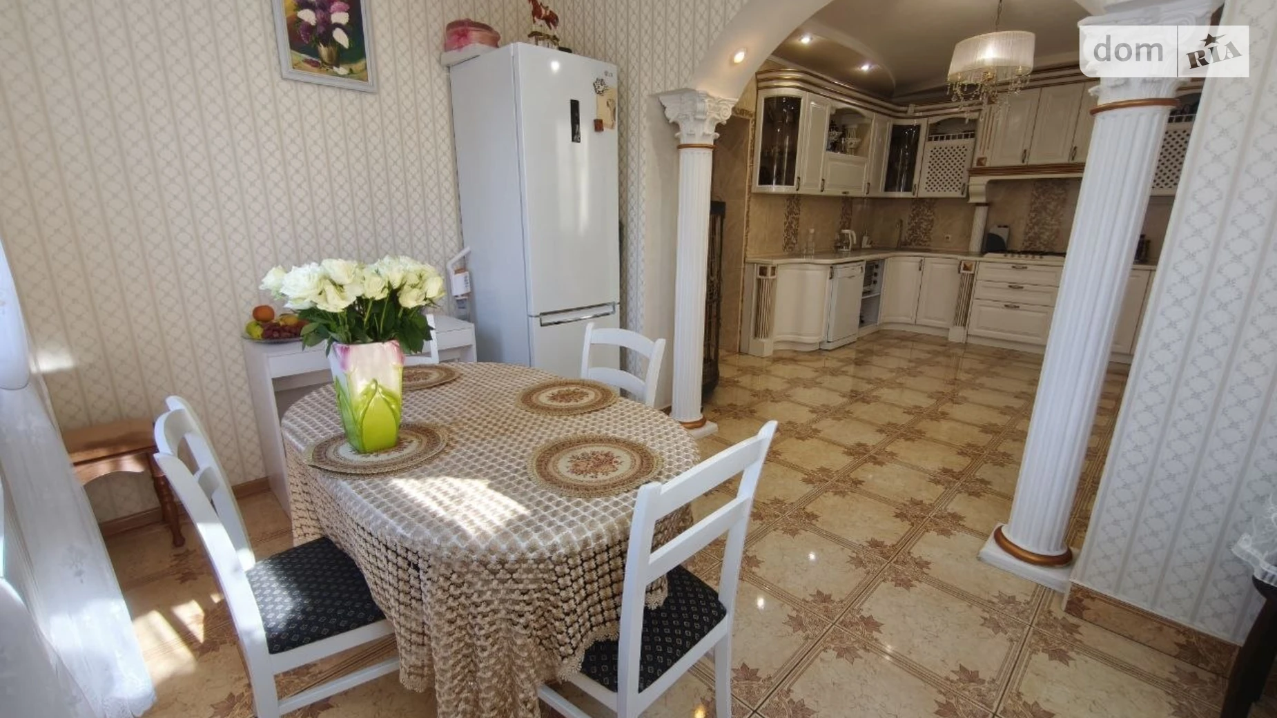Продается дом на 2 этажа 220 кв. м с гаражом, цена: 250000 $ - фото 4