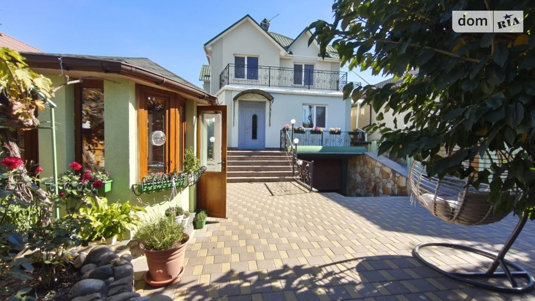 Продается дом на 2 этажа 220 кв. м с гаражом, цена: 250000 $ - фото 2