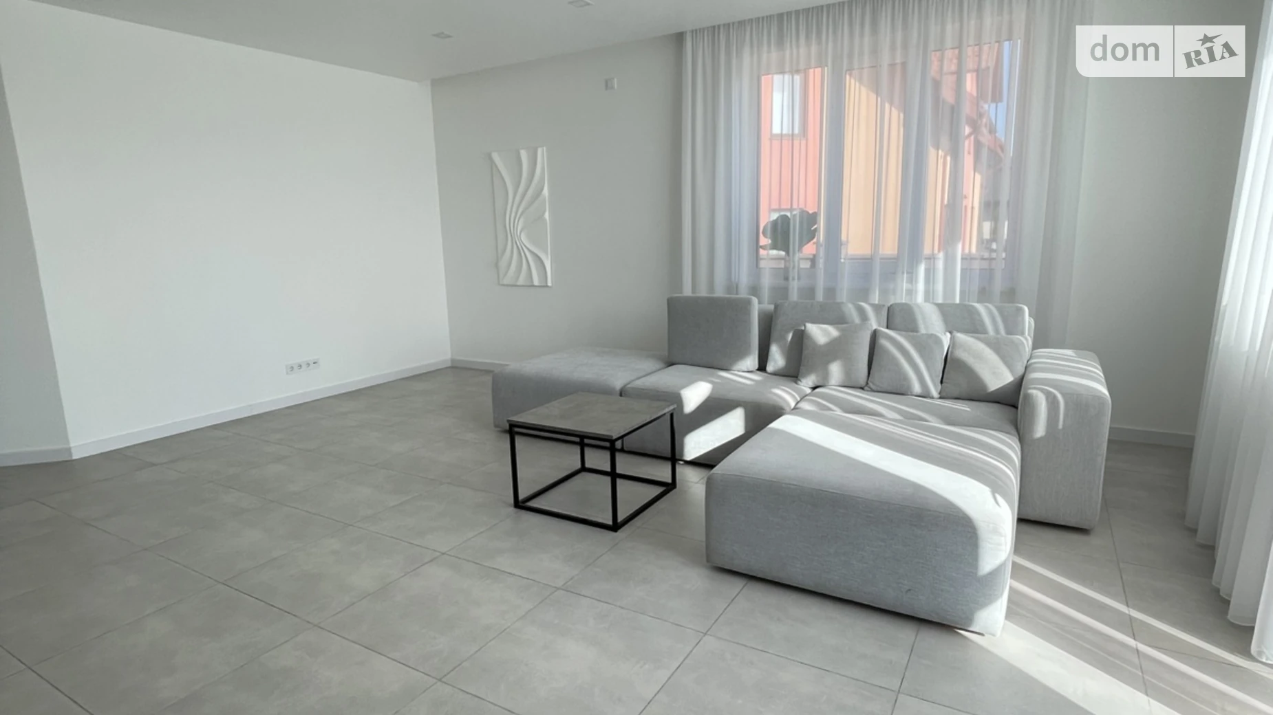 Продается дом на 2 этажа 214 кв. м с террасой, цена: 267000 $ - фото 2