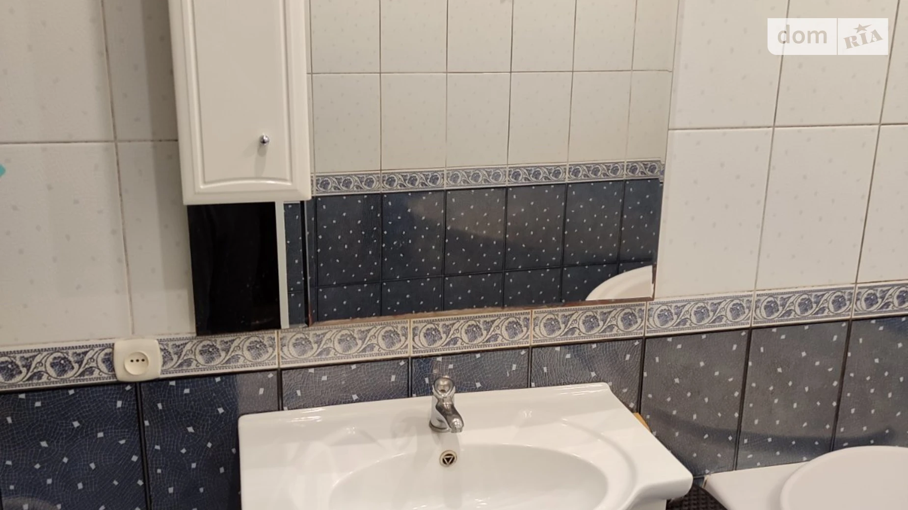 Сдается в аренду дом на 2 этажа 130 кв. м с гаражом, цена: 700 $ - фото 4