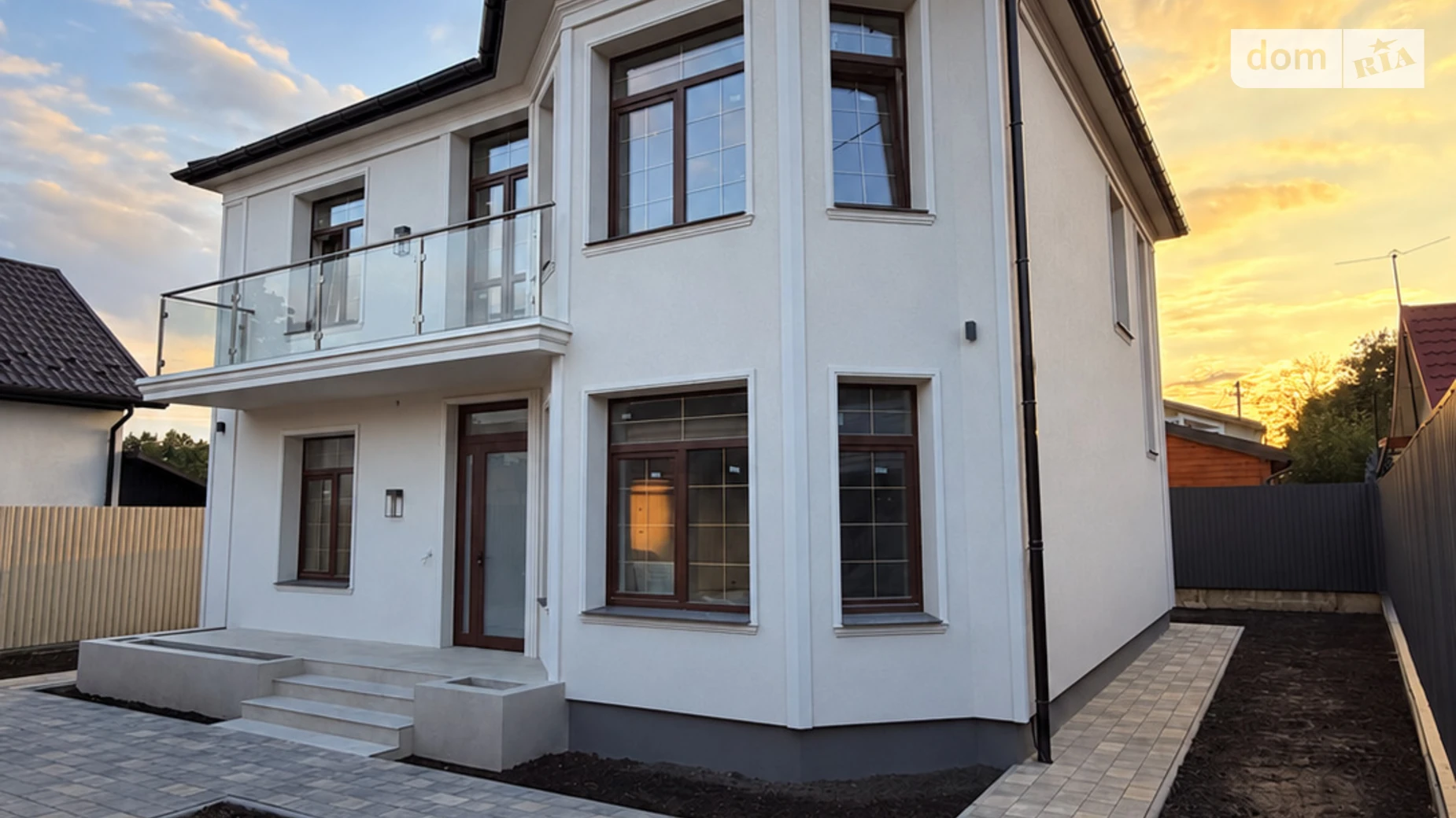 Продается дом на 2 этажа 140 кв. м с балконом, цена: 175000 € - фото 2