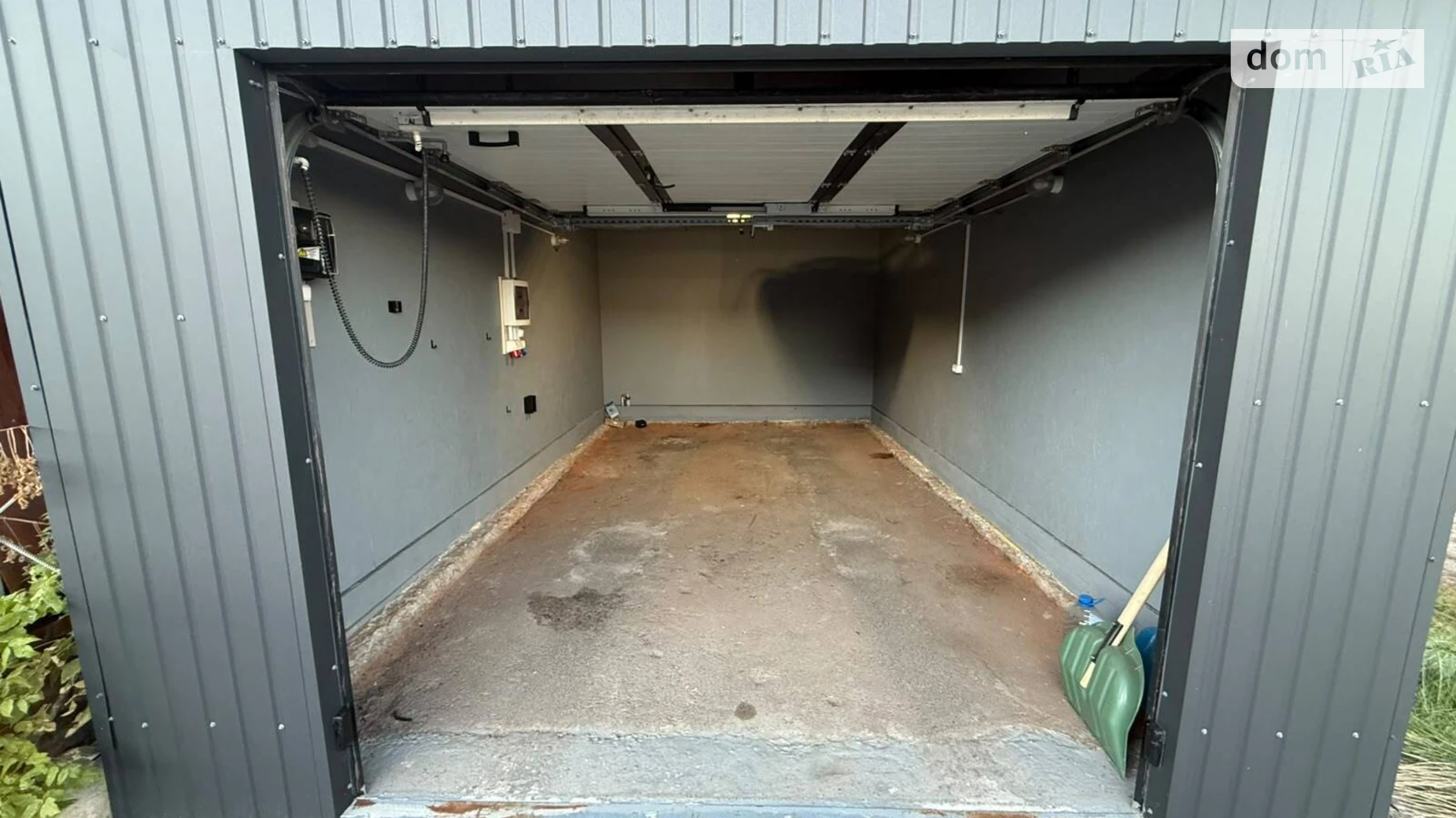 Продается отдельно стоящий гараж под легковое авто на 46 кв. м, цена: 15000 $ - фото 3