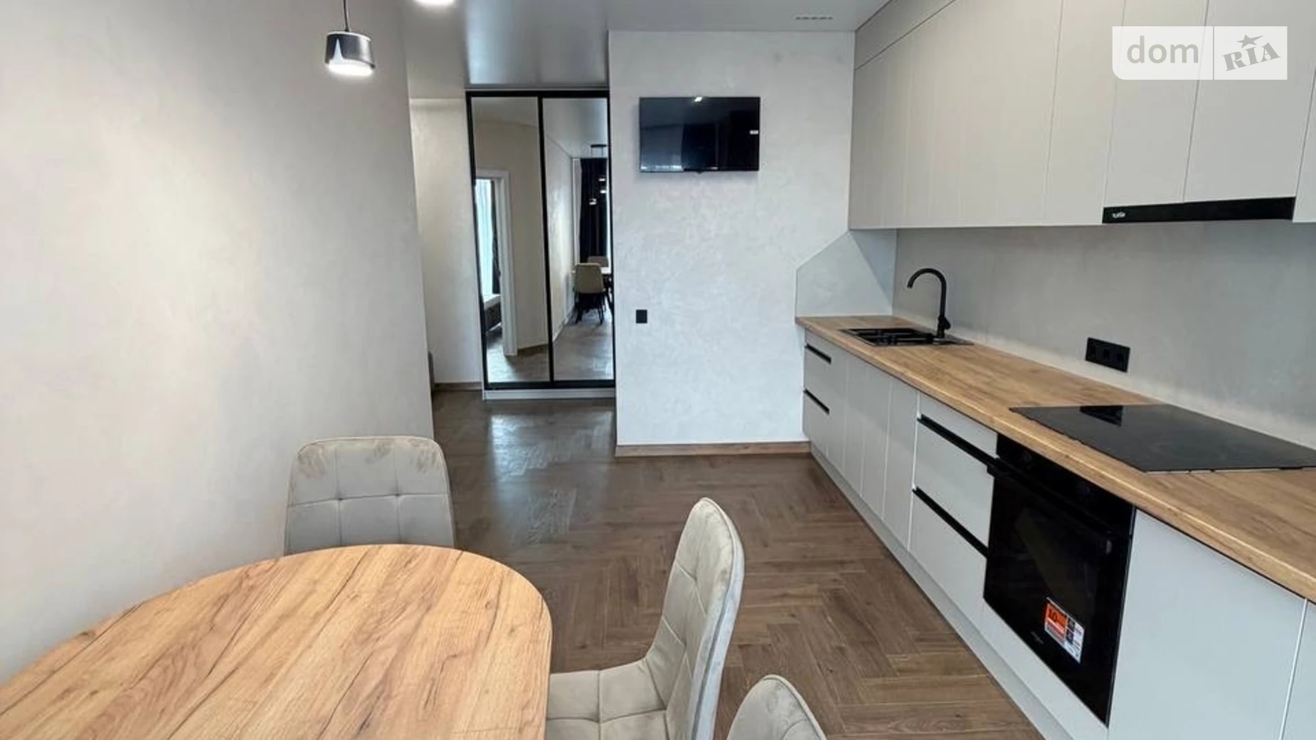 Продается 1-комнатная квартира 43 кв. м в Ужгороде, ул. Новака, 10 - фото 2