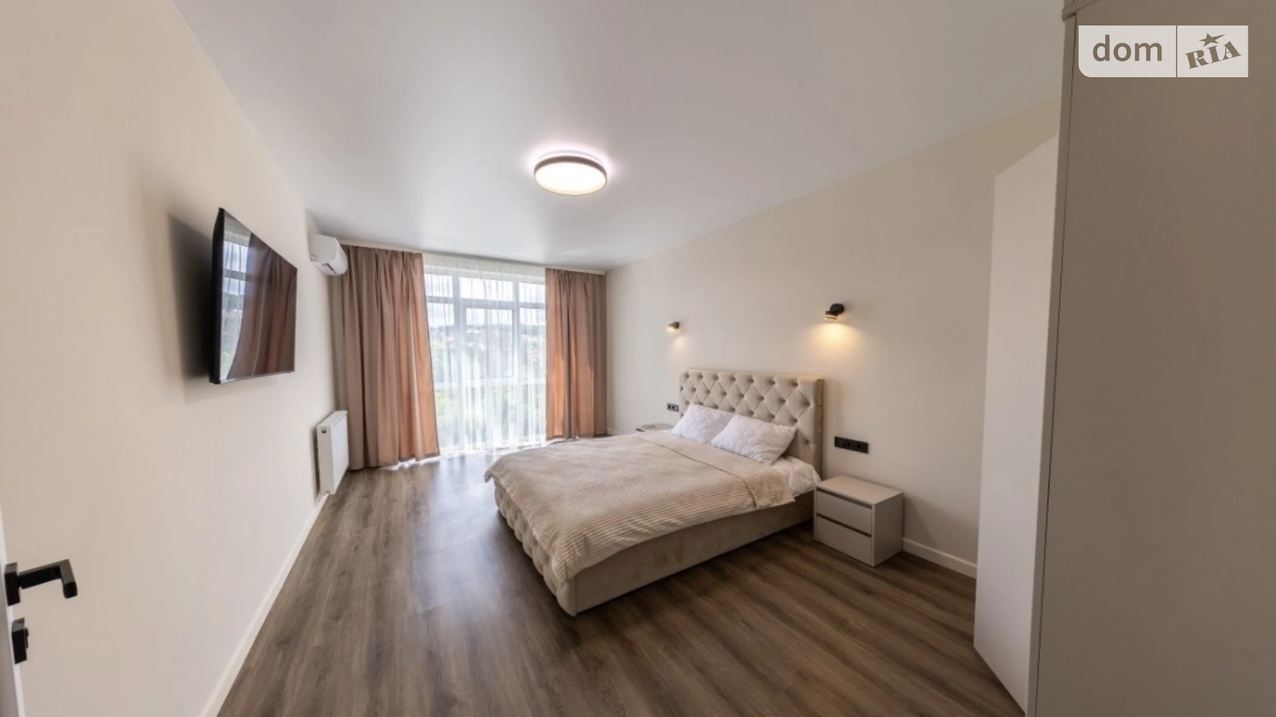 Сдается в аренду 1-комнатная квартира 45 кв. м в, цена: 1200 $ - фото 2