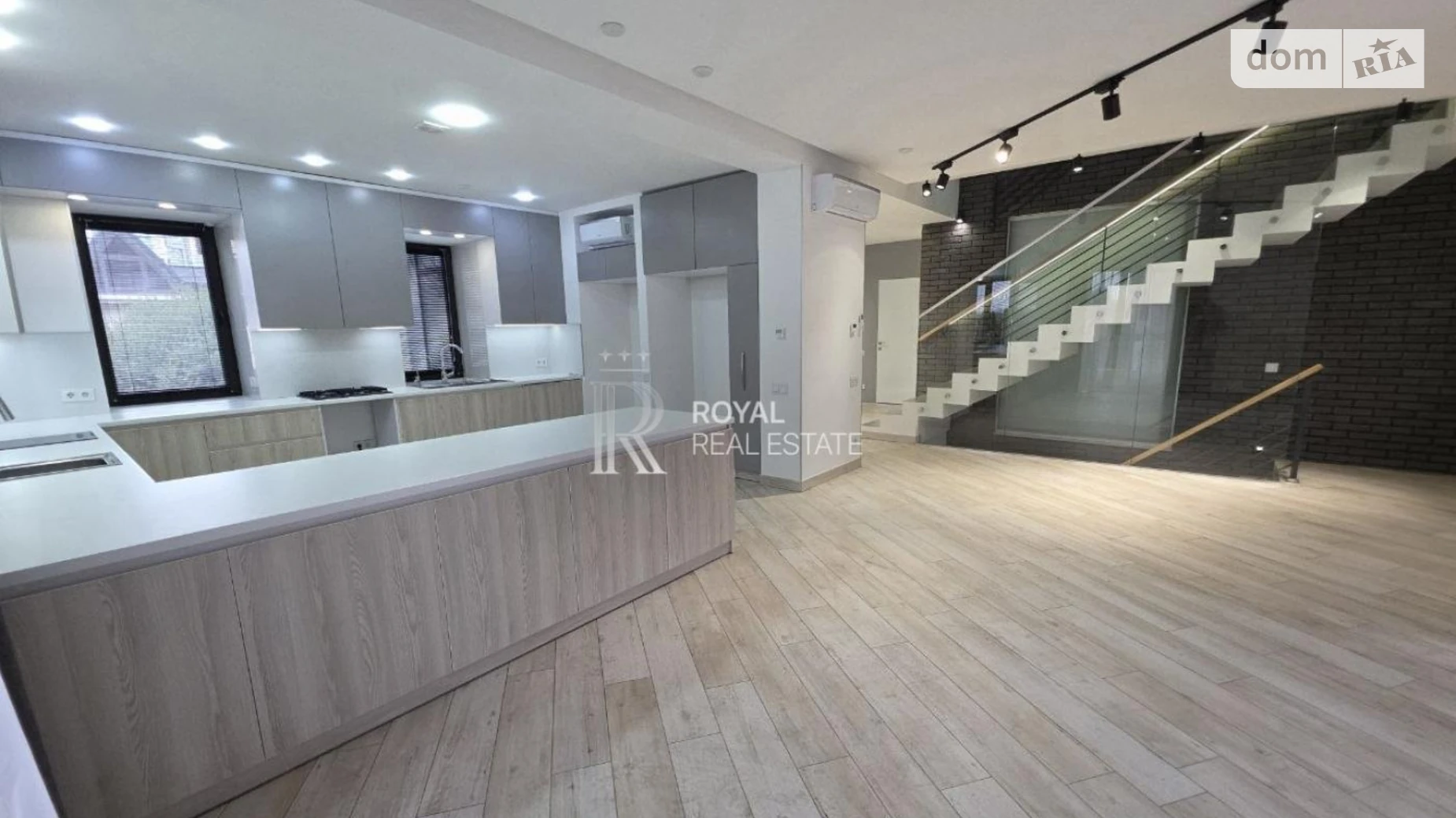 Сдается в аренду дом на 4 этажа 500 кв. м с камином, цена: 15000 $ - фото 4