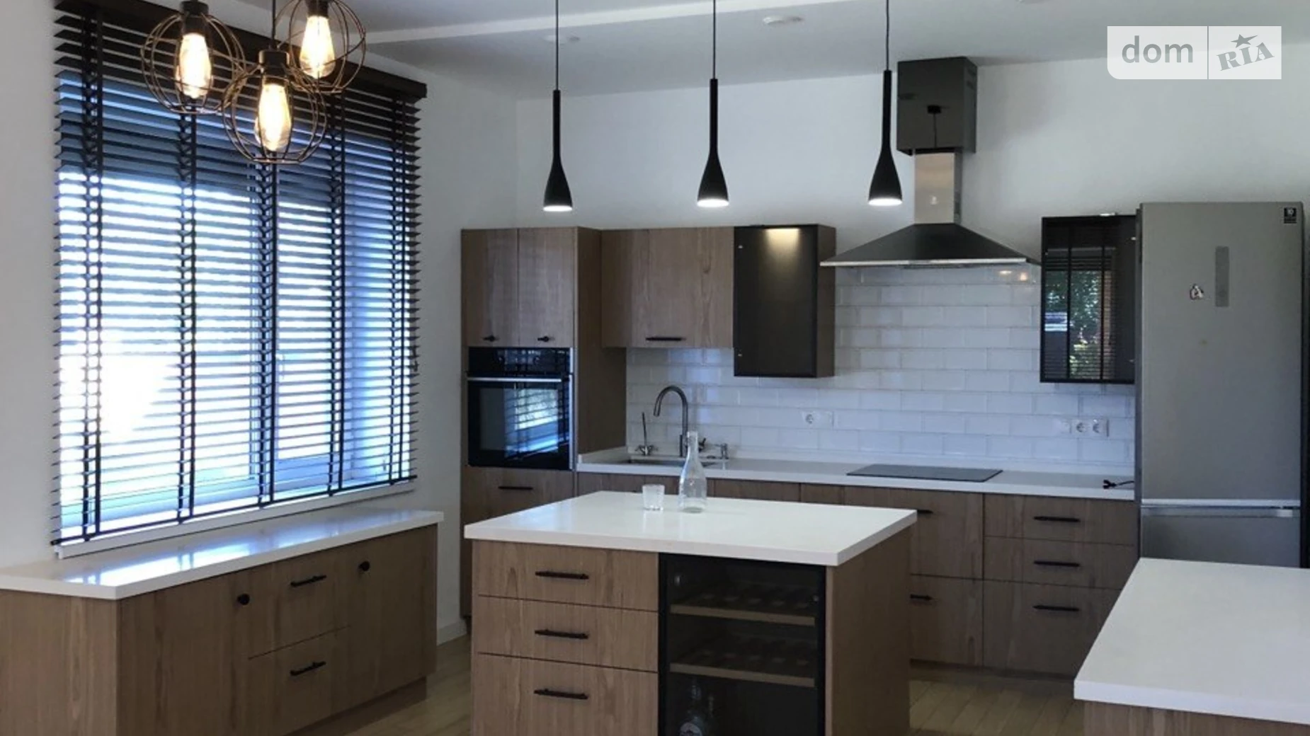 Продается дом на 3 этажа 389.2 кв. м с балконом, цена: 299000 $ - фото 3