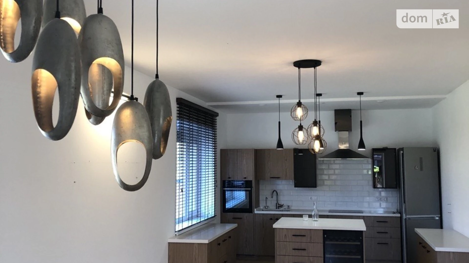 Продается дом на 3 этажа 389.2 кв. м с балконом, цена: 299000 $ - фото 4