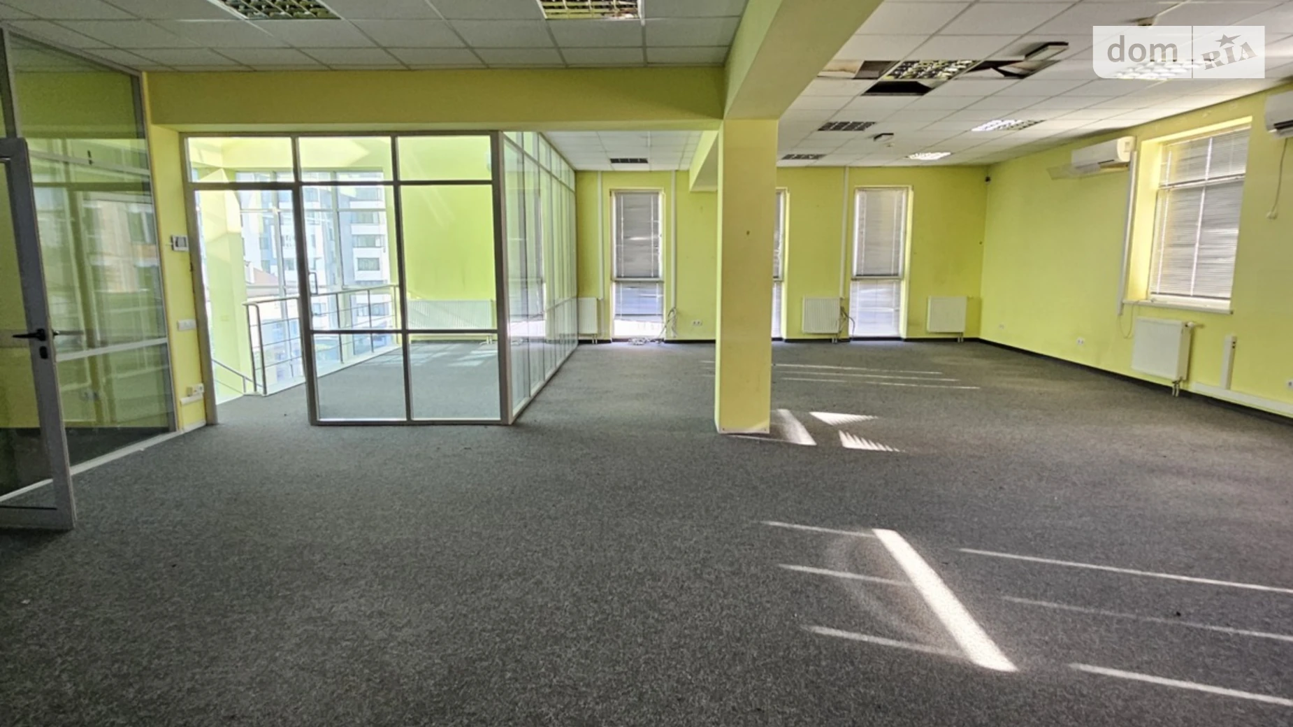 Сдается в аренду офис 173.6 кв. м в бизнес-центре, цена: 1388 $ - фото 2