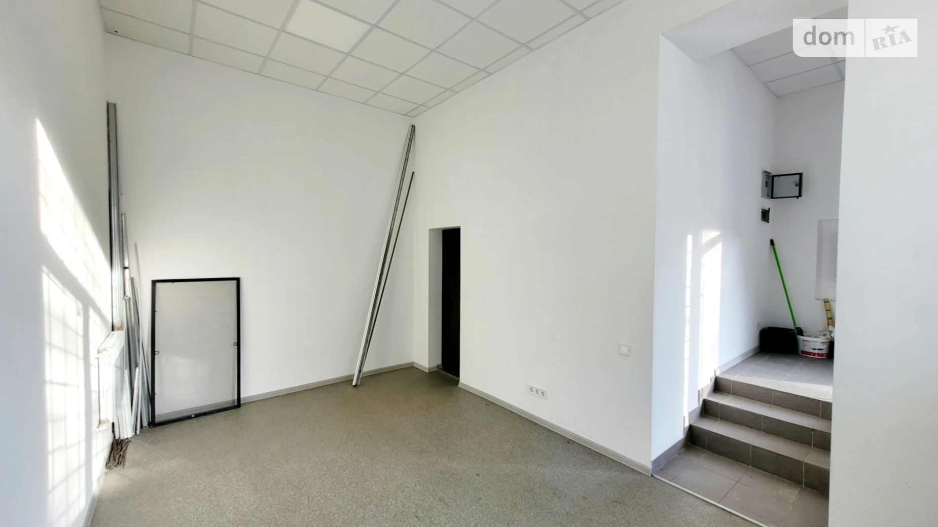 Сдается в аренду офис 32.7 кв. м в бизнес-центре, цена: 16000 грн - фото 4