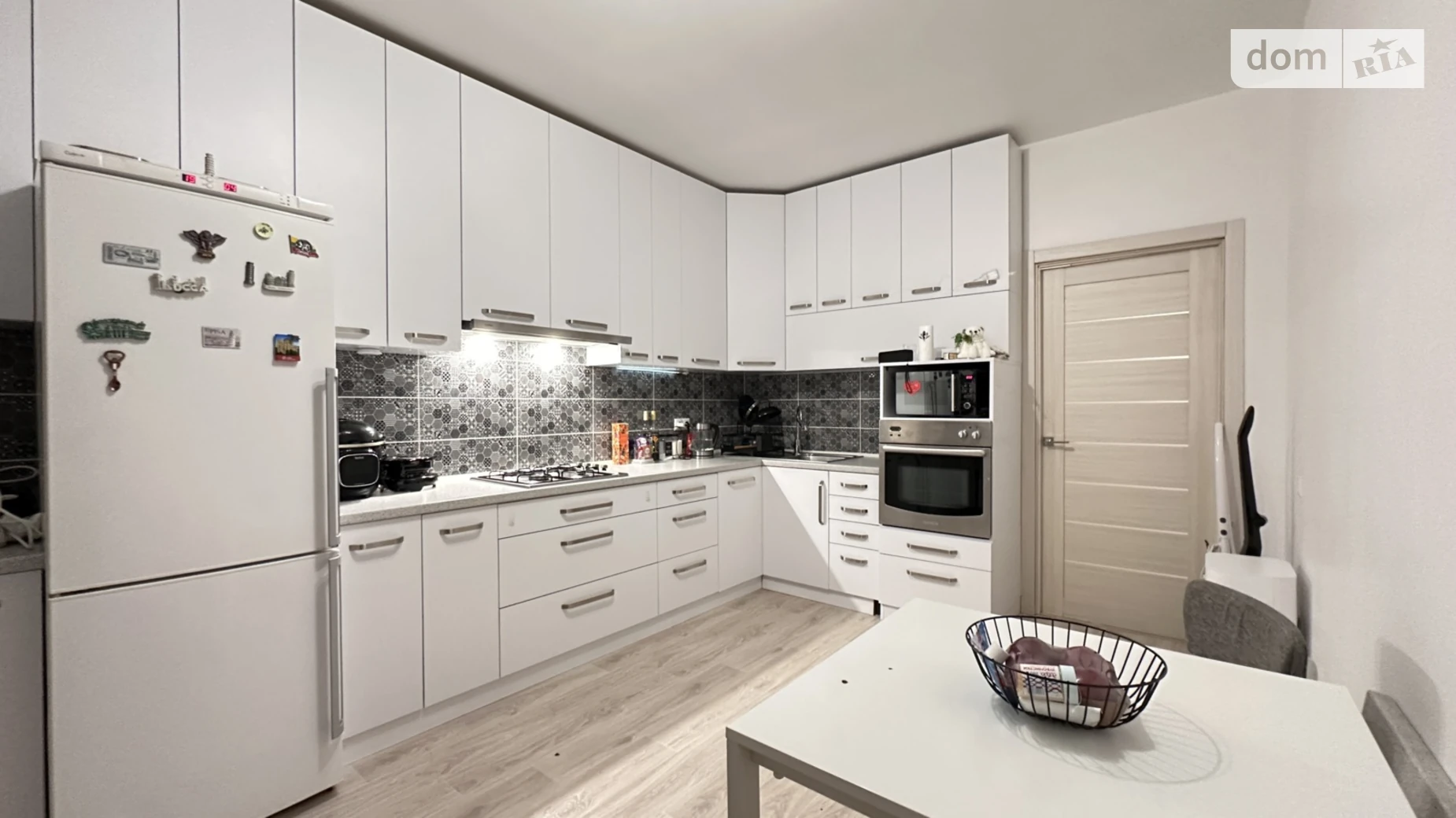 Продається 1-кімнатна квартира 50 кв. м у Хмельницькому, цена: 71900 $ - фото 2