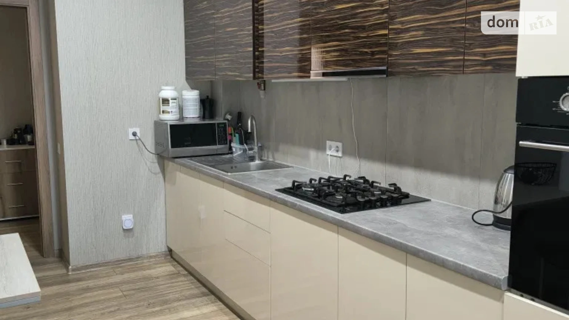 Продается 5-комнатная квартира 131.1 кв. м в Черновцах, ул. Немировская, 1А - фото 2